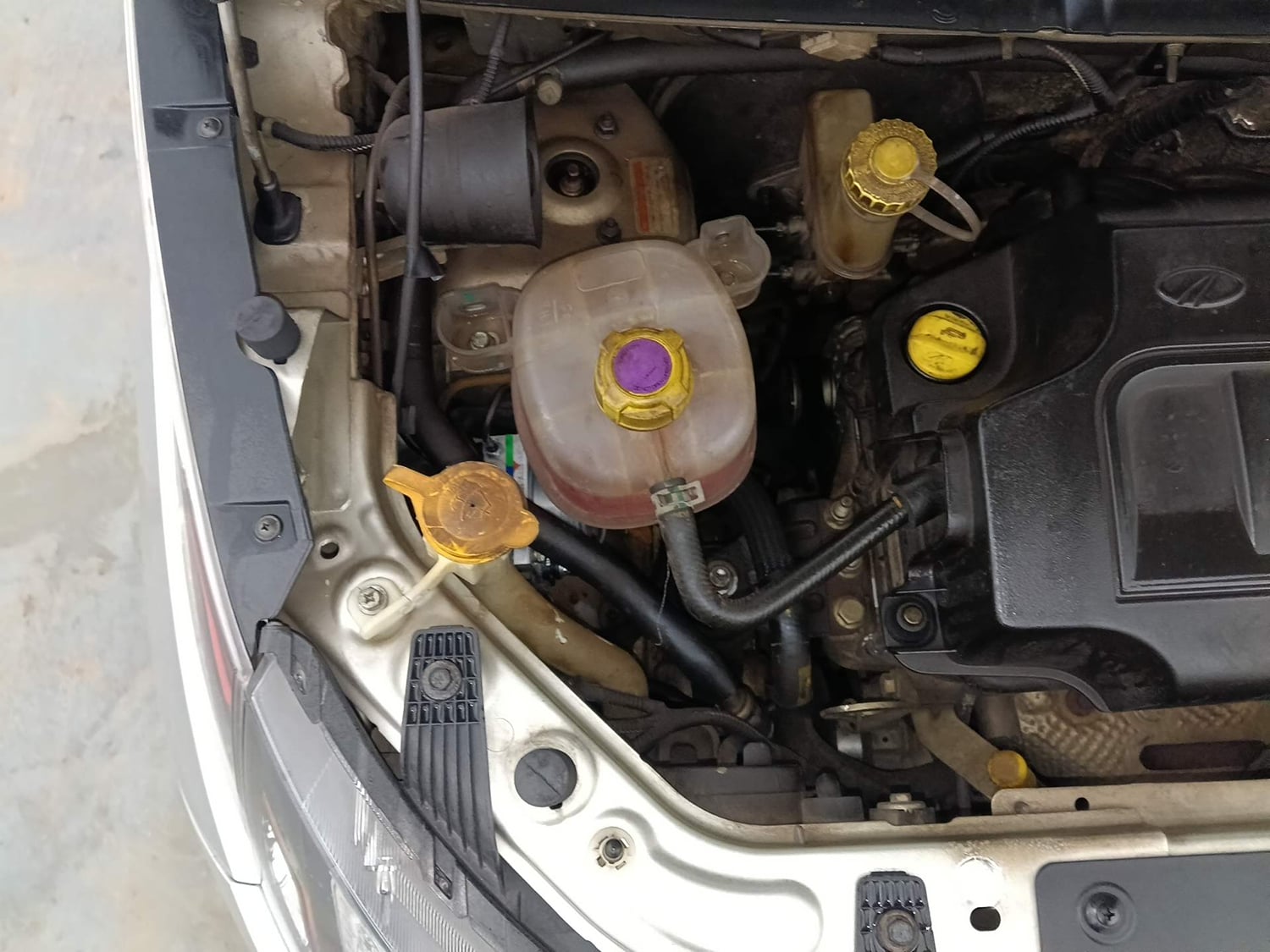 Used 2017 Mahindra KUV100 K8 6 STR Petrol Manual engine ENGINE RIGHT SIDE VIEW