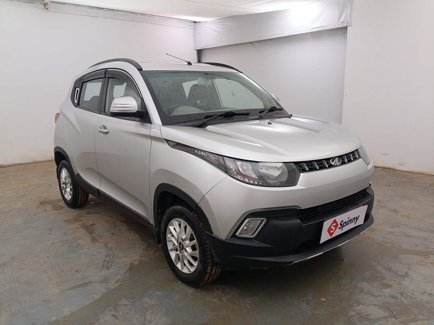 Used 2017 Mahindra KUV100 K8 6 STR Petrol Manual exterior RIGHT FRONT CORNER VIEW