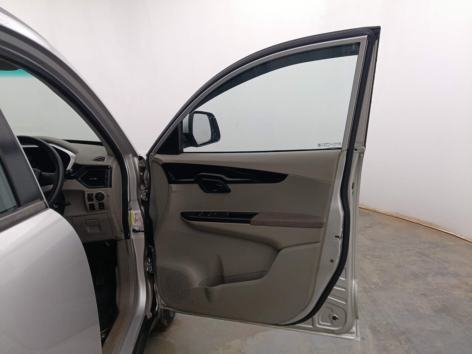 Used 2017 Mahindra KUV100 K8 6 STR Petrol Manual interior RIGHT FRONT DOOR OPEN VIEW