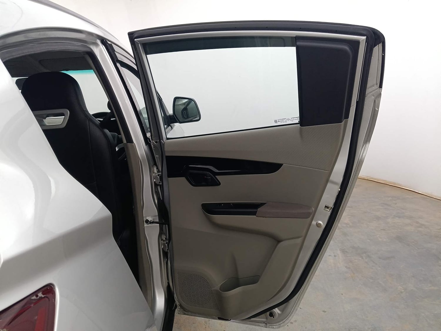 Used 2017 Mahindra KUV100 K8 6 STR Petrol Manual interior RIGHT REAR DOOR OPEN VIEW