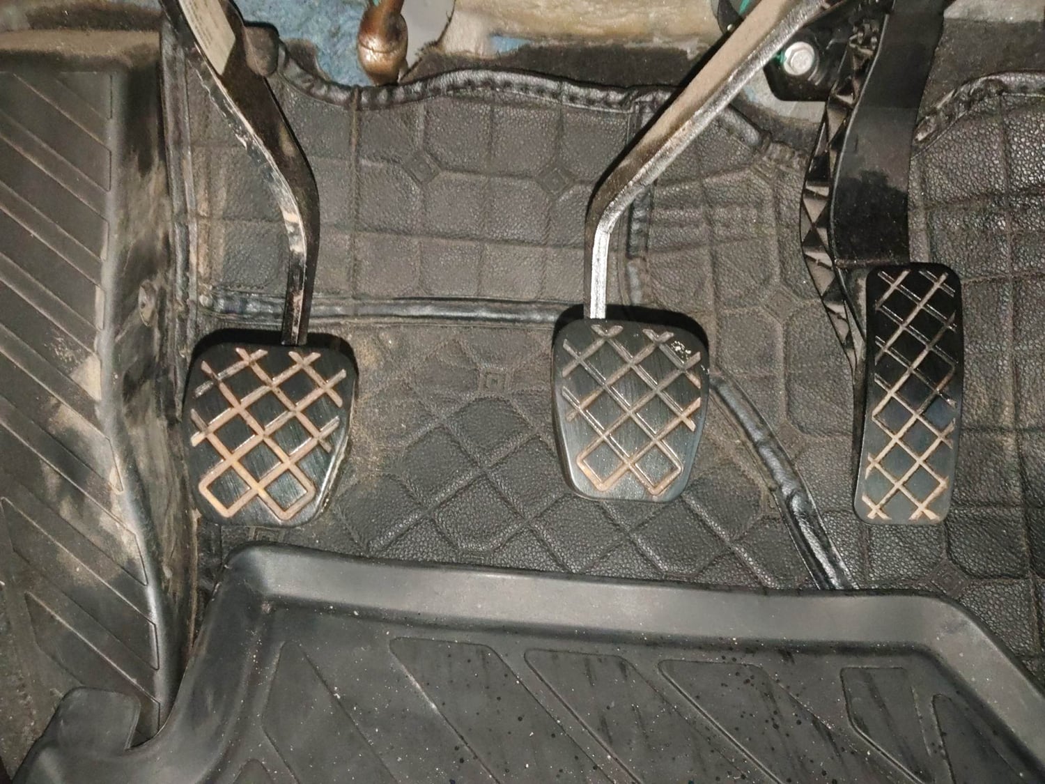 Used 2021 Volkswagen Taigun GT 1.5 TSI MT Petrol Manual interior PEDALS VIEW