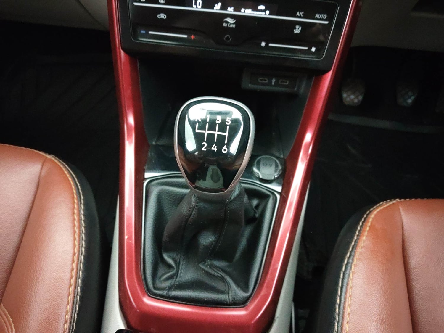 Used 2021 Volkswagen Taigun GT 1.5 TSI MT Petrol Manual interior GEAR  KNOB VIEW
