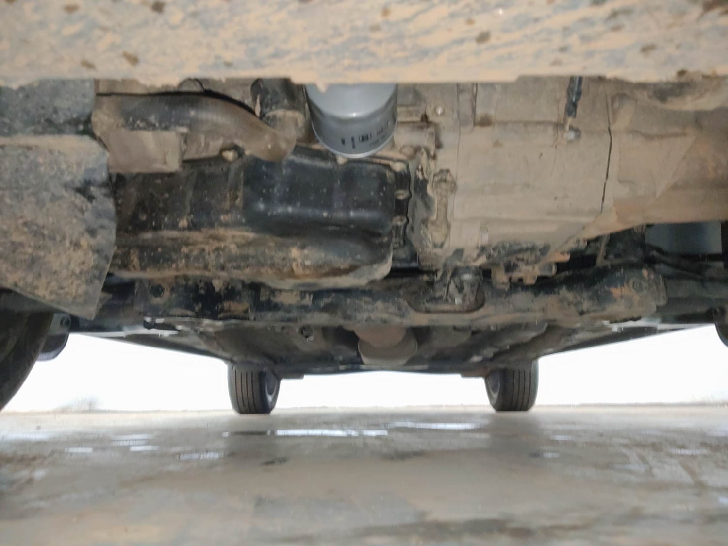 Used 2021 Volkswagen Taigun GT 1.5 TSI MT Petrol Manual extra FRONT LEFT UNDERBODY VIEW