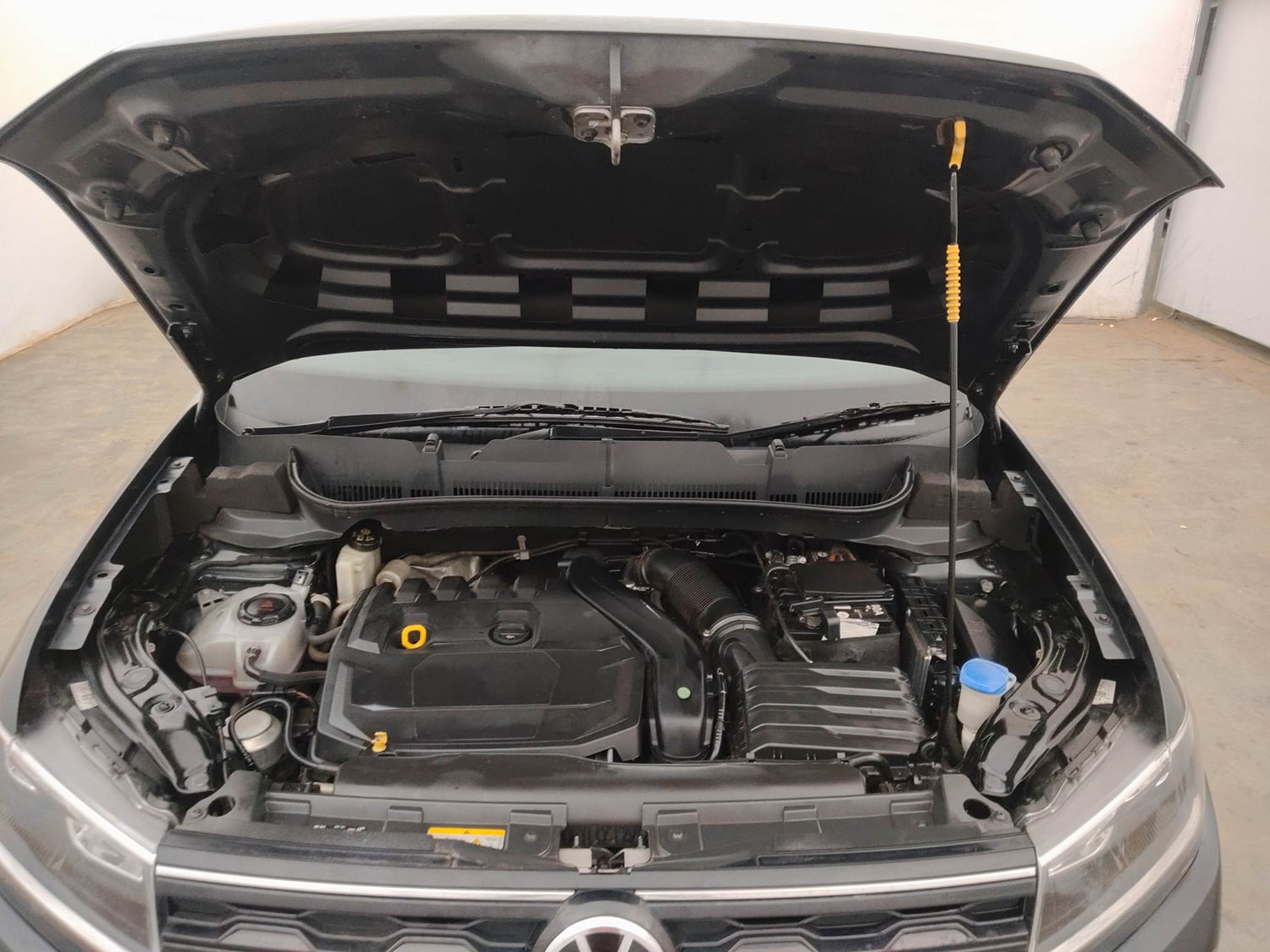 Used 2021 Volkswagen Taigun GT 1.5 TSI MT Petrol Manual engine ENGINE & BONNET OPEN FRONT VIEW