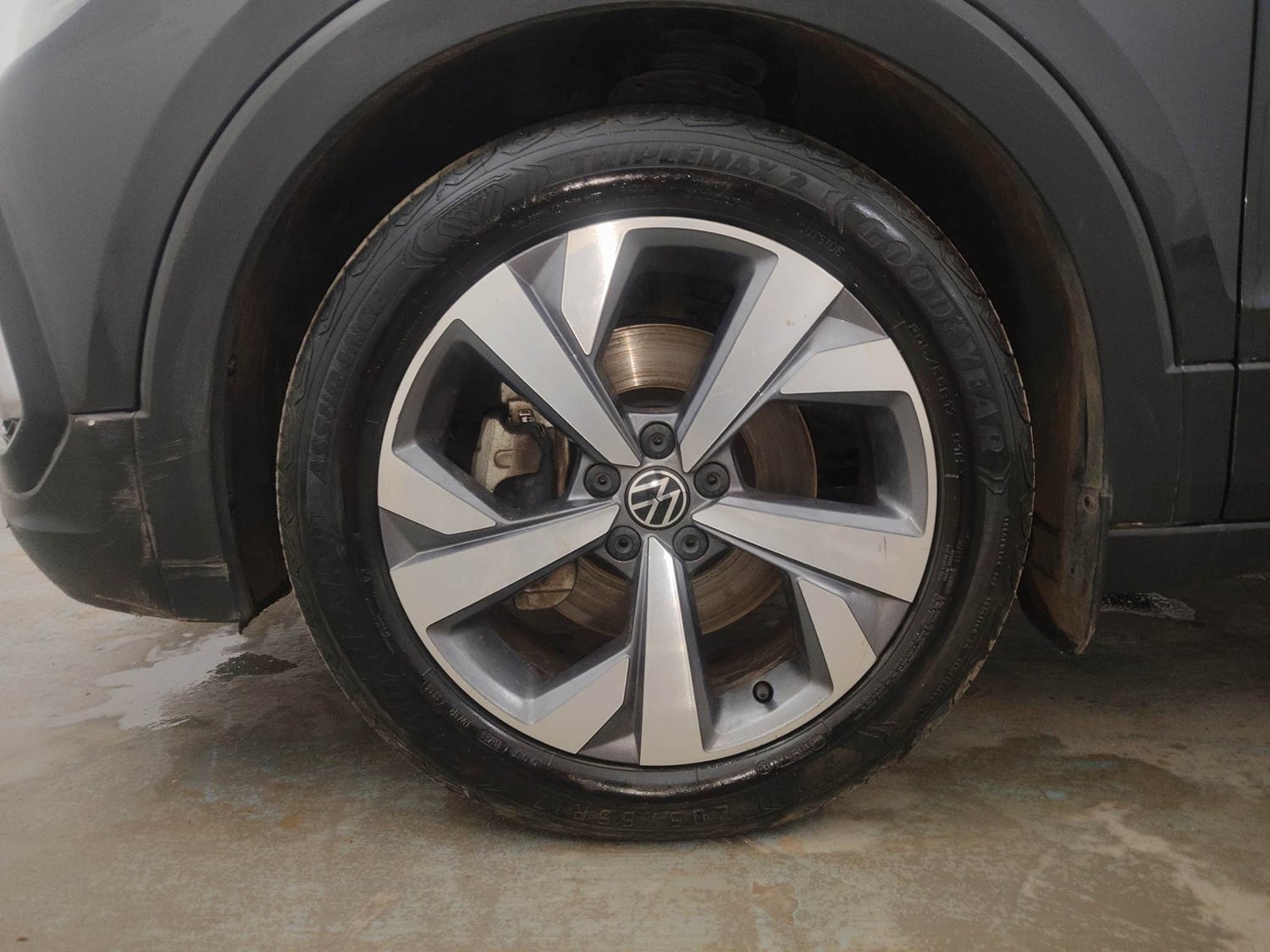 Used 2021 Volkswagen Taigun GT 1.5 TSI MT Petrol Manual tyres LEFT FRONT TYRE RIM VIEW