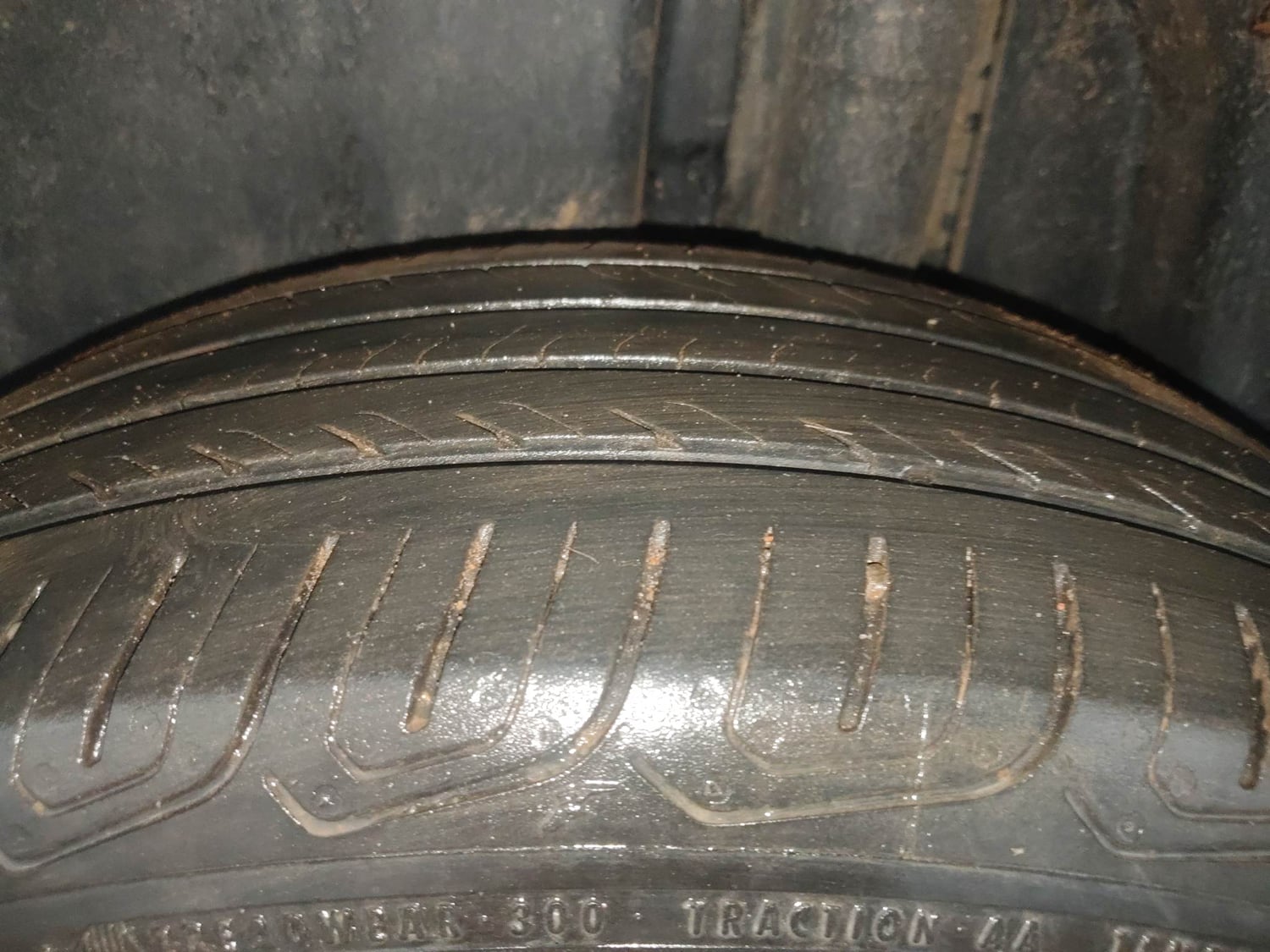 Used 2021 Volkswagen Taigun GT 1.5 TSI MT Petrol Manual tyres LEFT REAR TYRE TREAD VIEW