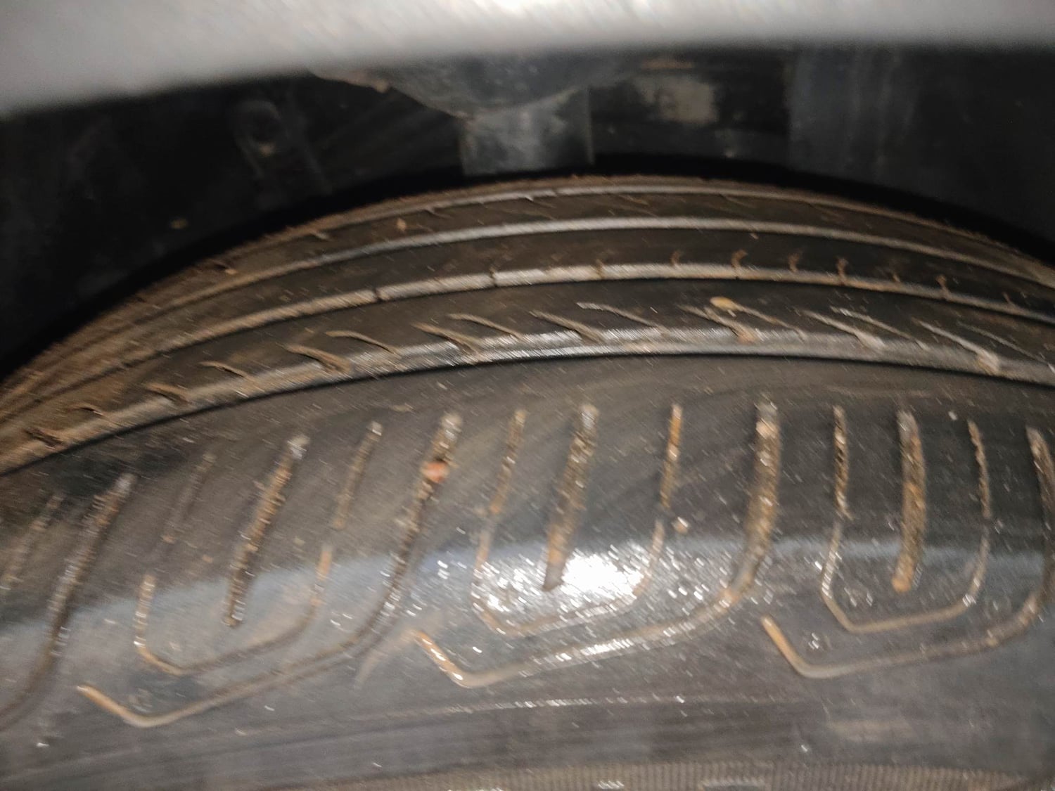 Used 2021 Volkswagen Taigun GT 1.5 TSI MT Petrol Manual tyres RIGHT FRONT TYRE TREAD VIEW