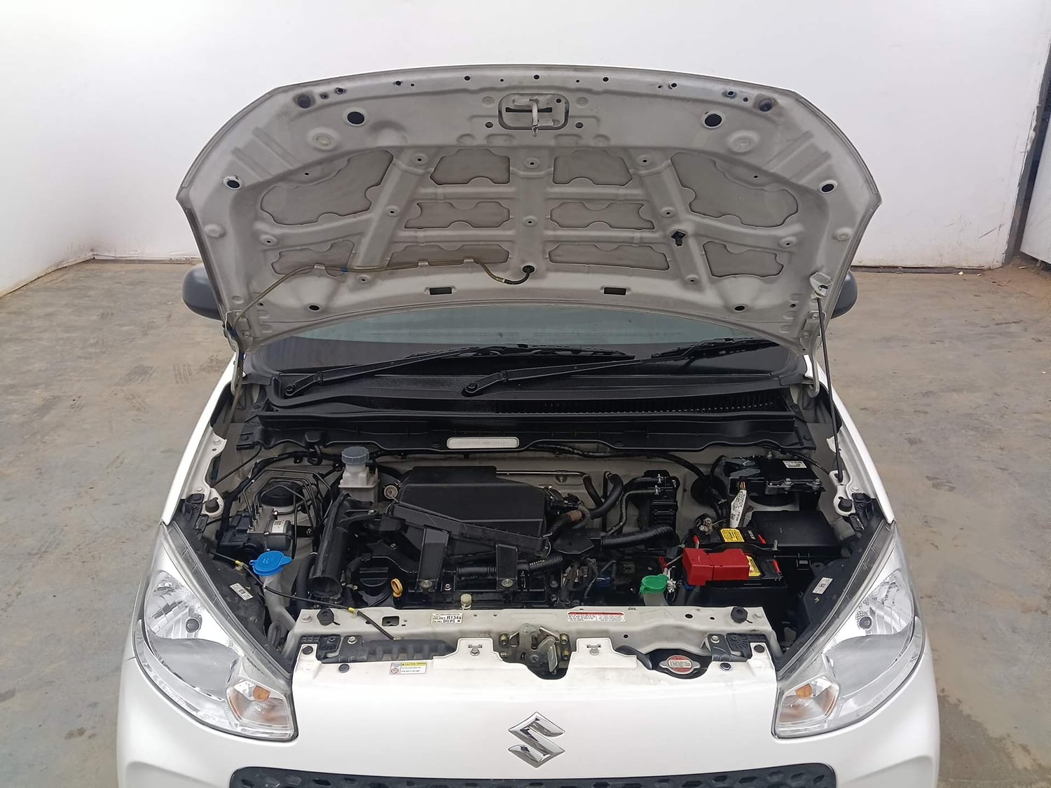Used 2023 Maruti Suzuki Alto K10 LXi Petrol Manual engine ENGINE & BONNET OPEN FRONT VIEW