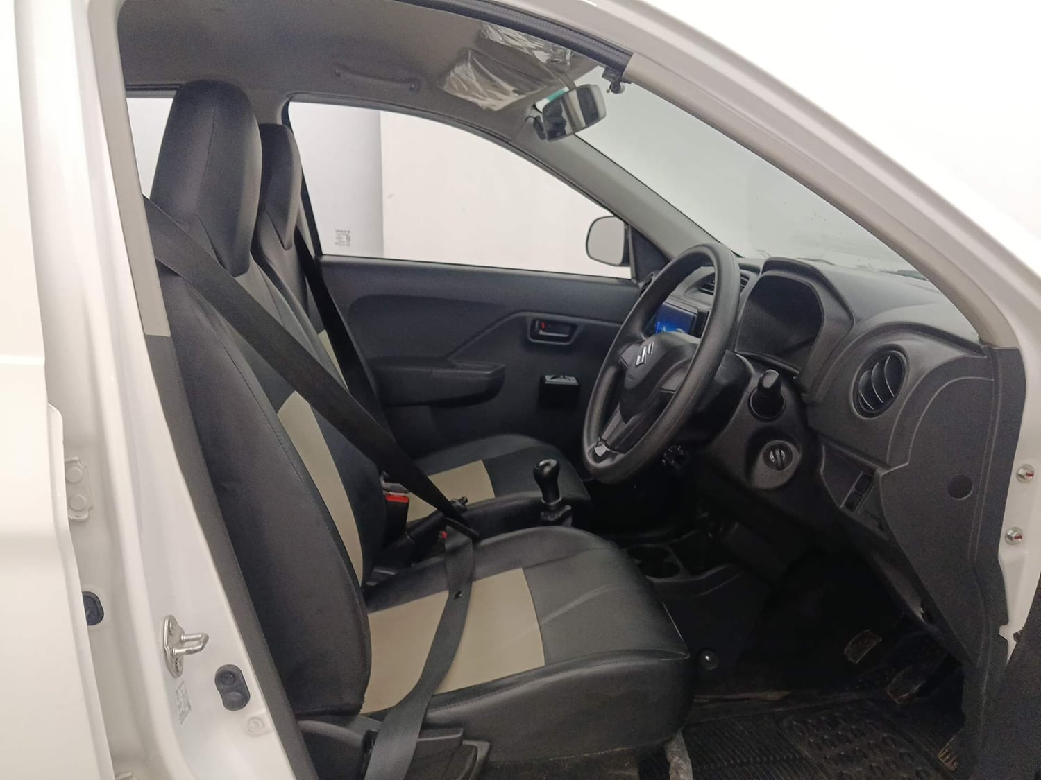Used 2023 Maruti Suzuki Alto K10 LXi Petrol Manual interior RIGHT SIDE FRONT DOOR CABIN VIEW