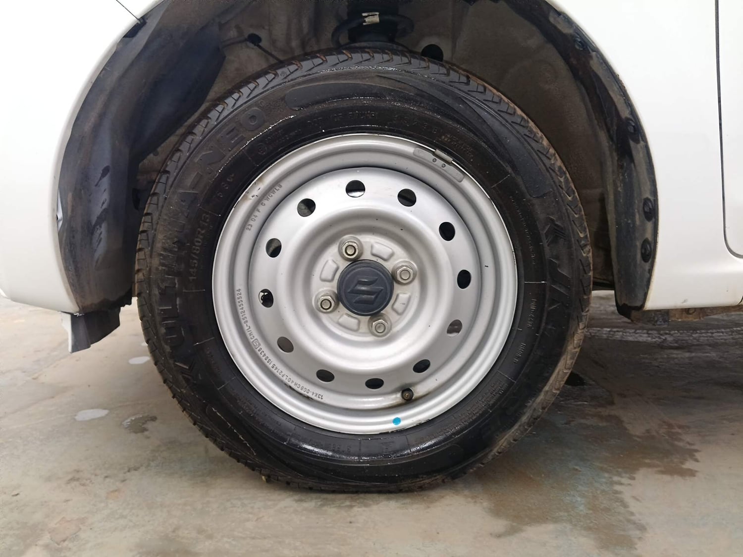 Used 2023 Maruti Suzuki Alto K10 LXi Petrol Manual tyres LEFT FRONT TYRE RIM VIEW