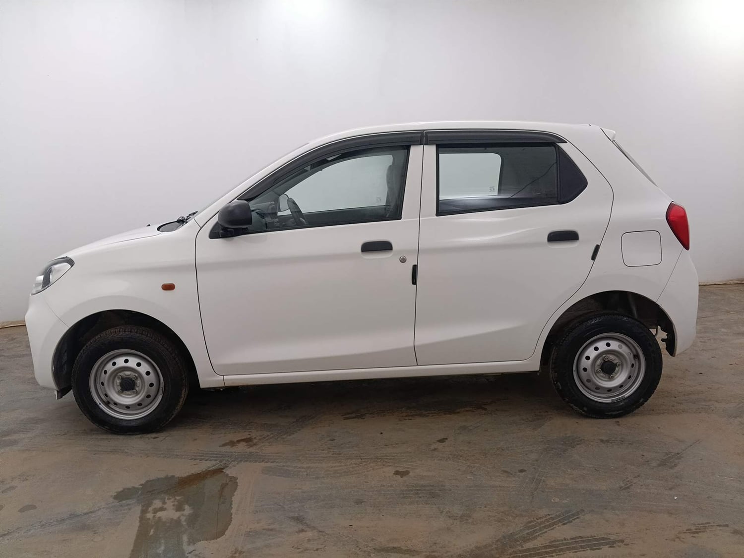 Used 2023 Maruti Suzuki Alto K10 LXi Petrol Manual exterior RIGHT SIDE VIEW