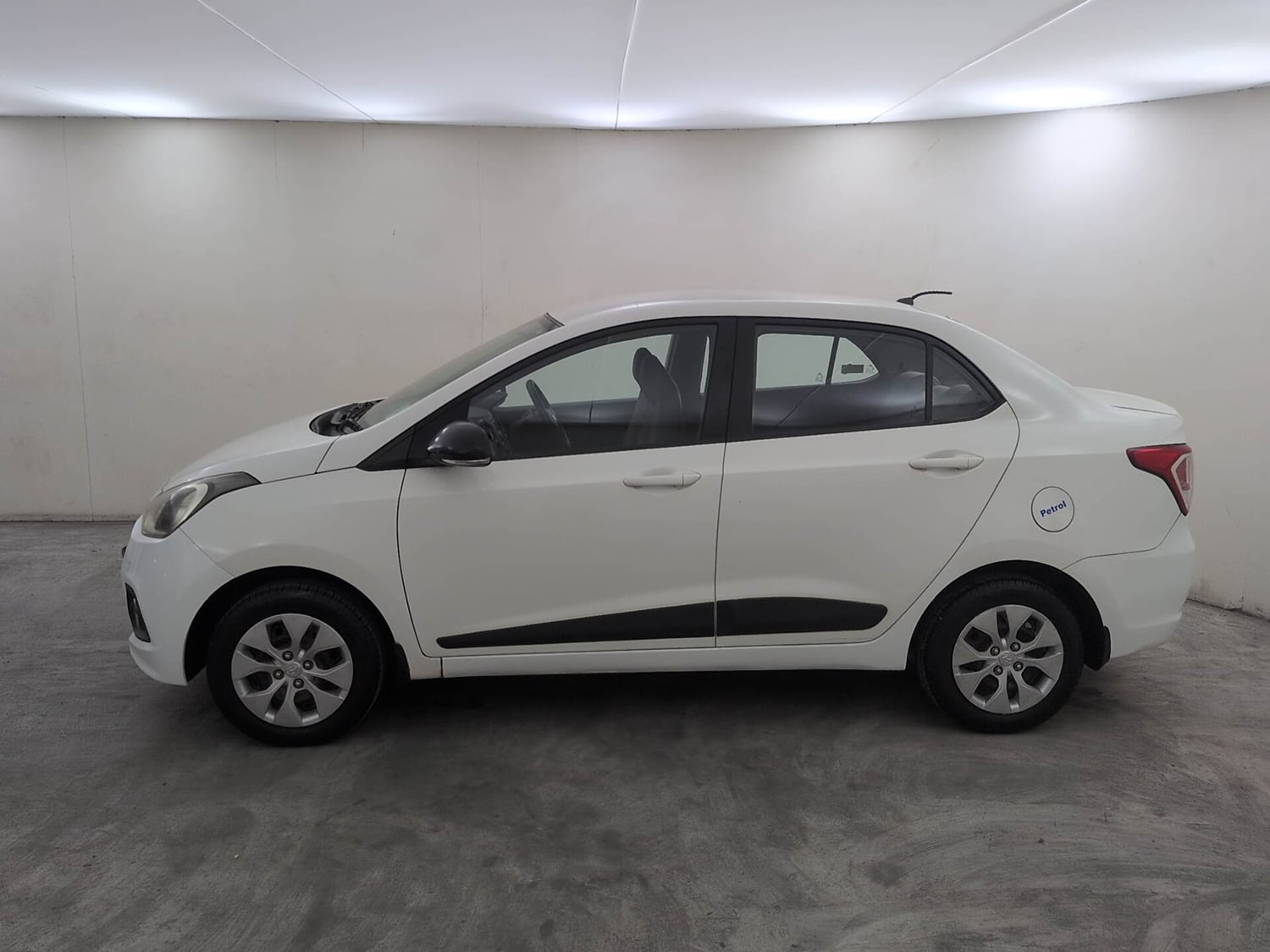 Used 2016 Hyundai Xcent S 1.2 Petrol Manual exterior LEFT SIDE VIEW