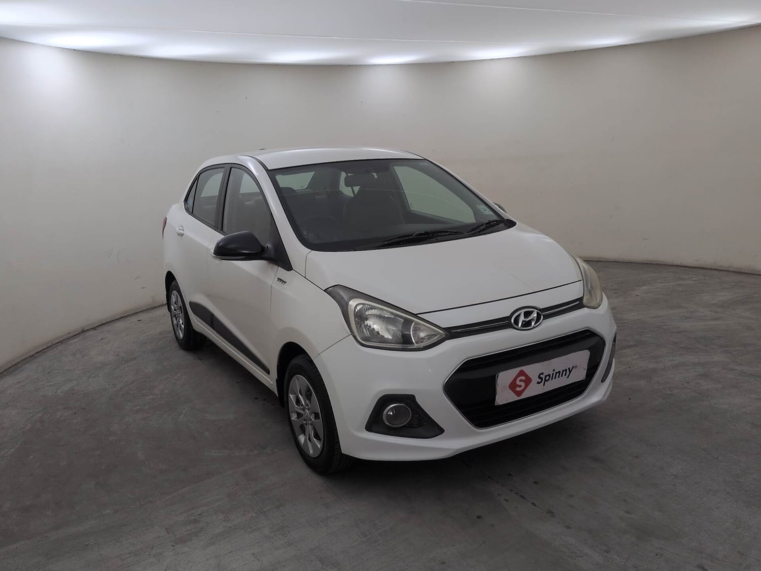 Used 2016 Hyundai Xcent S 1.2 Petrol Manual exterior RIGHT FRONT CORNER VIEW