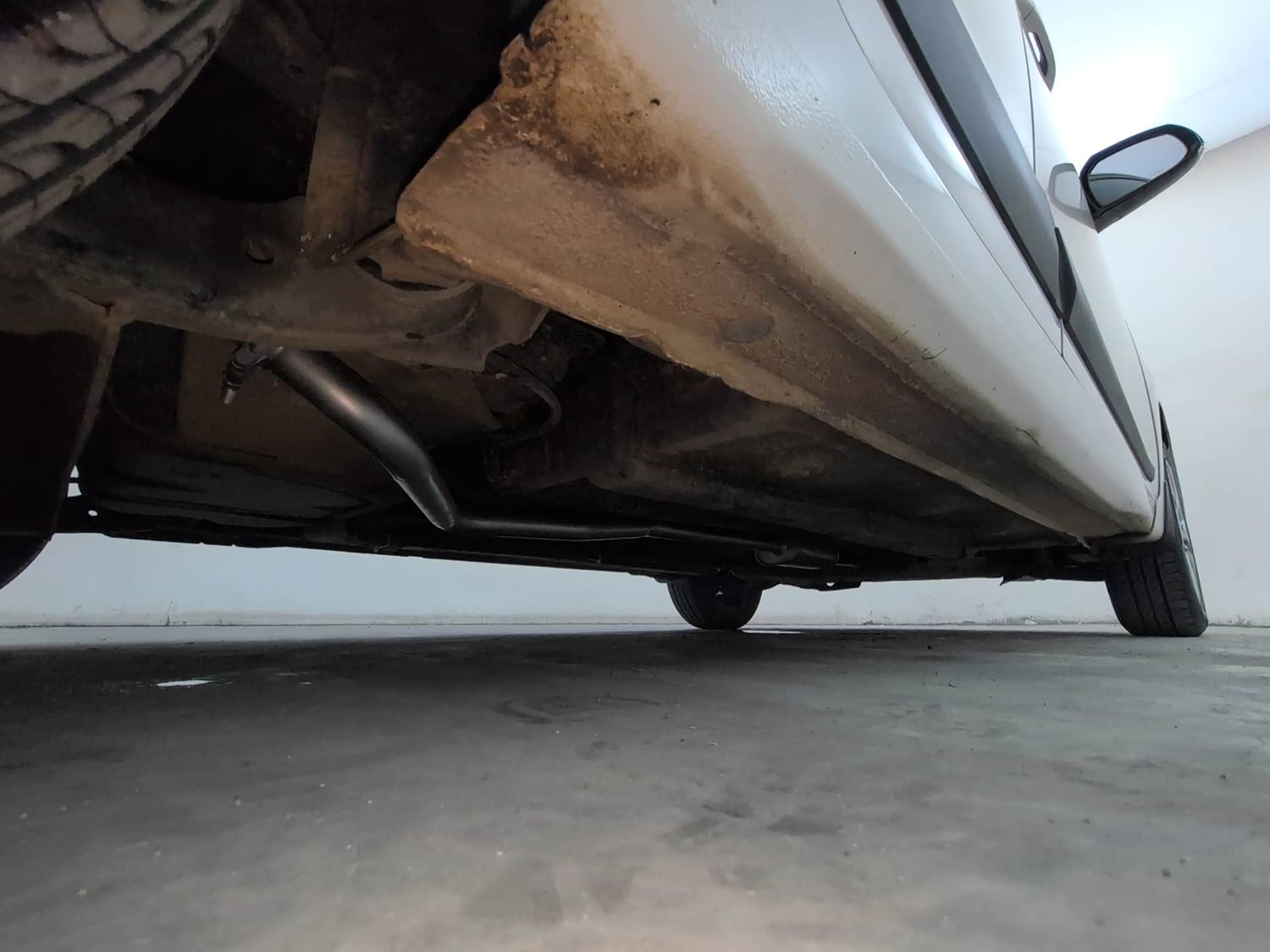 Used 2016 Hyundai Xcent S 1.2 Petrol Manual extra REAR RIGHT UNDERBODY VIEW