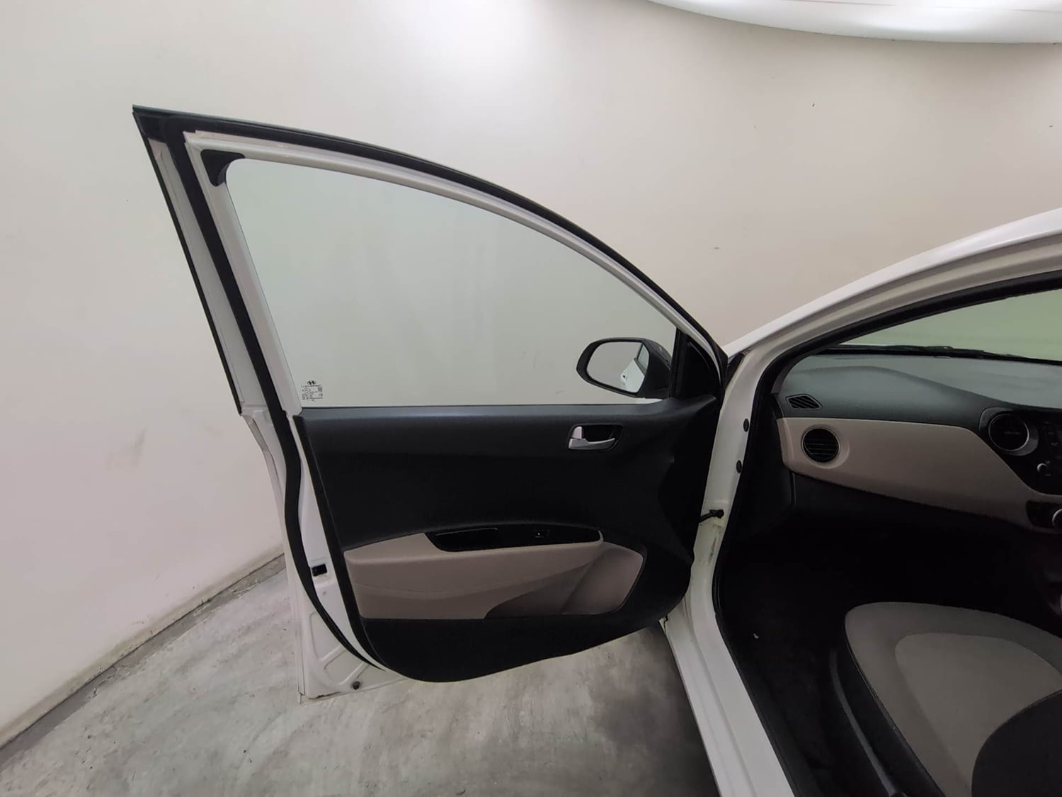 Used 2016 Hyundai Xcent S 1.2 Petrol Manual interior LEFT FRONT DOOR OPEN VIEW