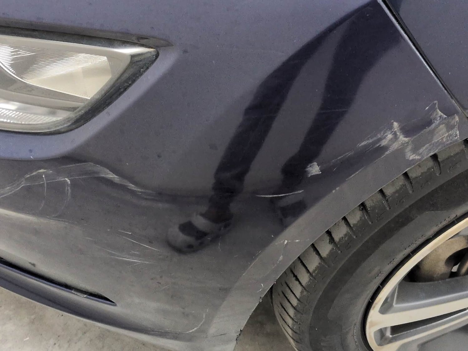 Used 2023 Tata Altroz XZA Petrol Petrol Automatic dents MINOR SCRATCH