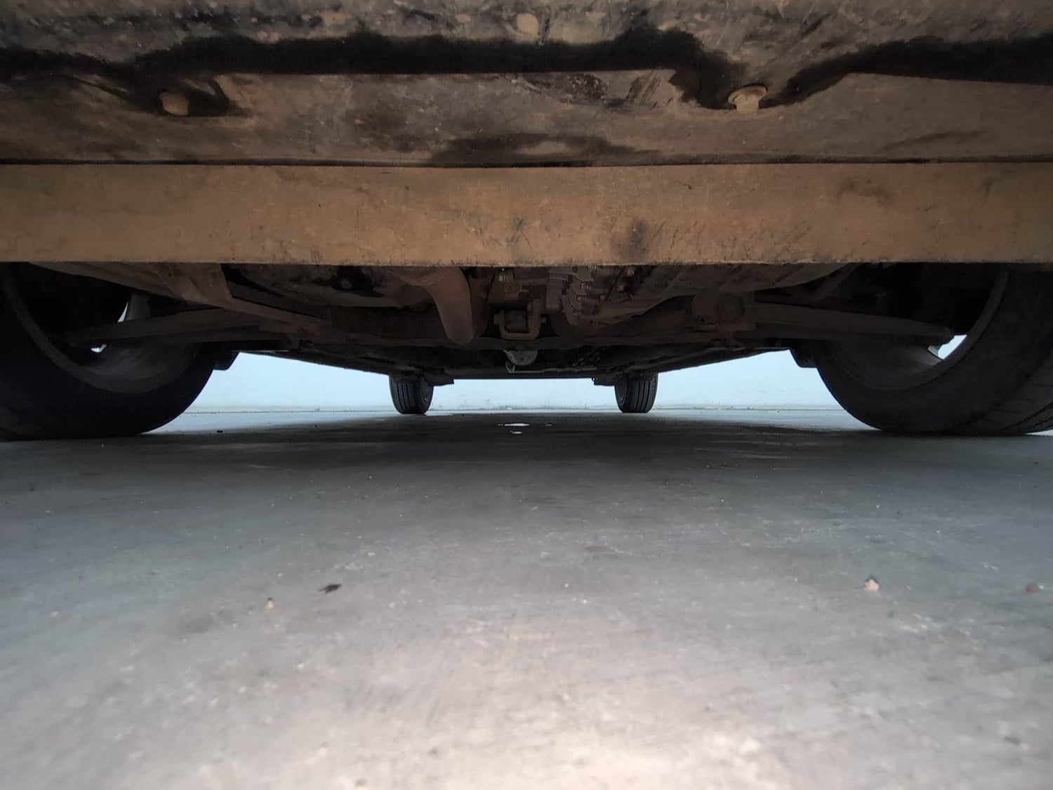 Used 2023 Tata Altroz XZA Petrol Petrol Automatic extra FRONT LEFT UNDERBODY VIEW