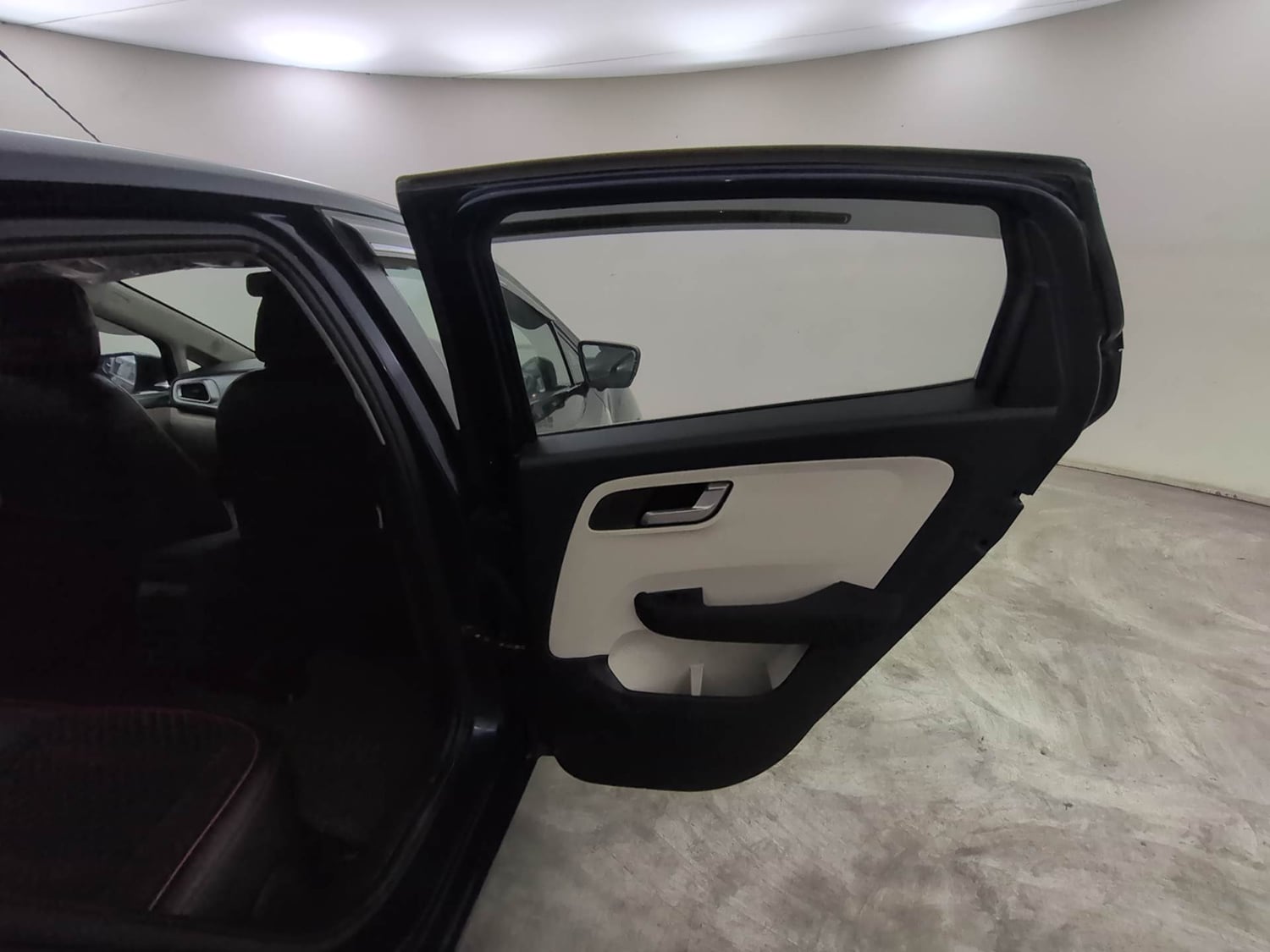 Used 2023 Tata Altroz XZA Petrol Petrol Automatic interior RIGHT REAR DOOR OPEN VIEW