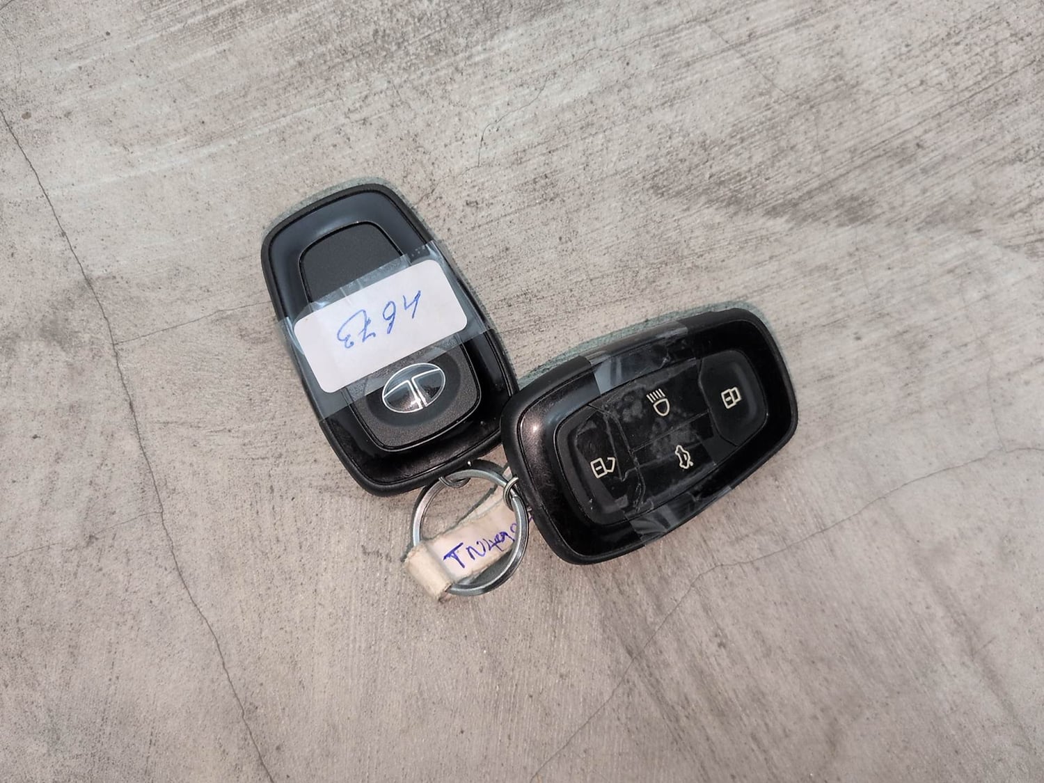 Used 2023 Tata Altroz XZA Petrol Petrol Automatic extra CAR KEY VIEW