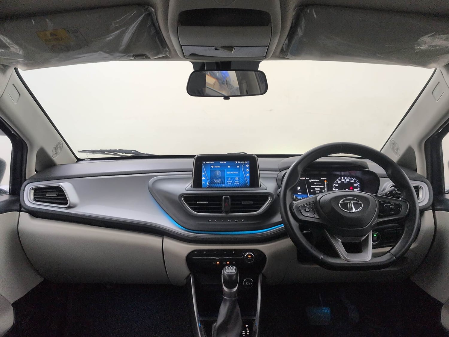 Used 2023 Tata Altroz XZA Petrol Petrol Automatic interior DASHBOARD VIEW