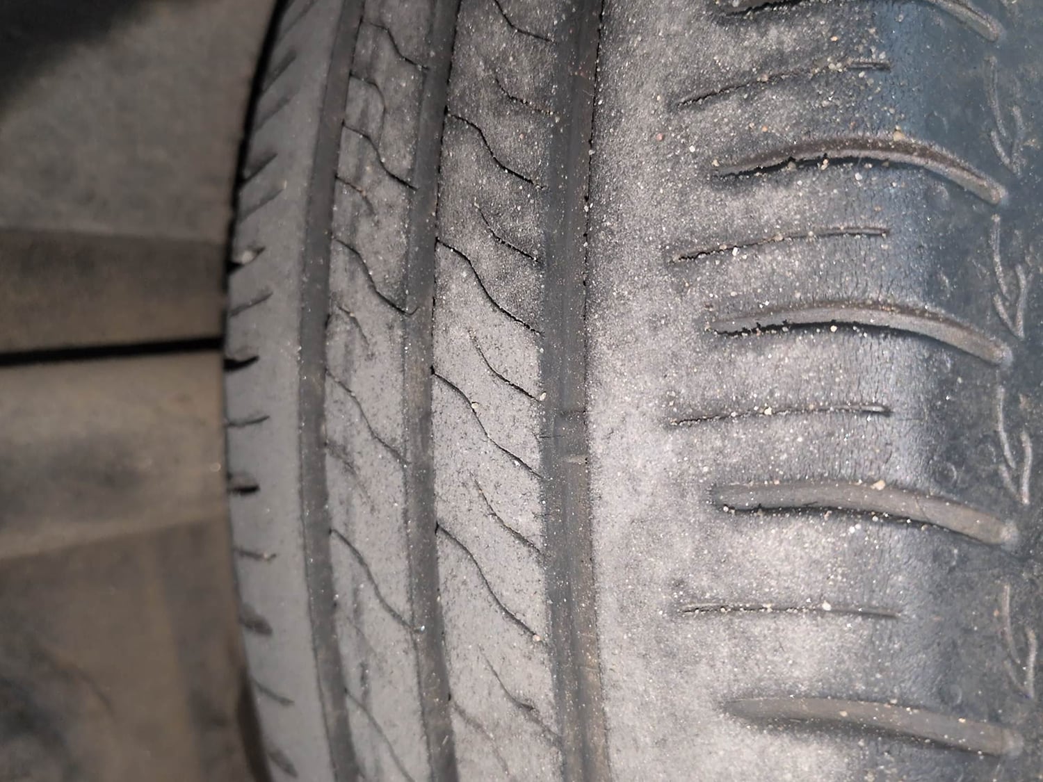 Used 2023 Tata Altroz XZA Petrol Petrol Automatic tyres LEFT REAR TYRE TREAD VIEW