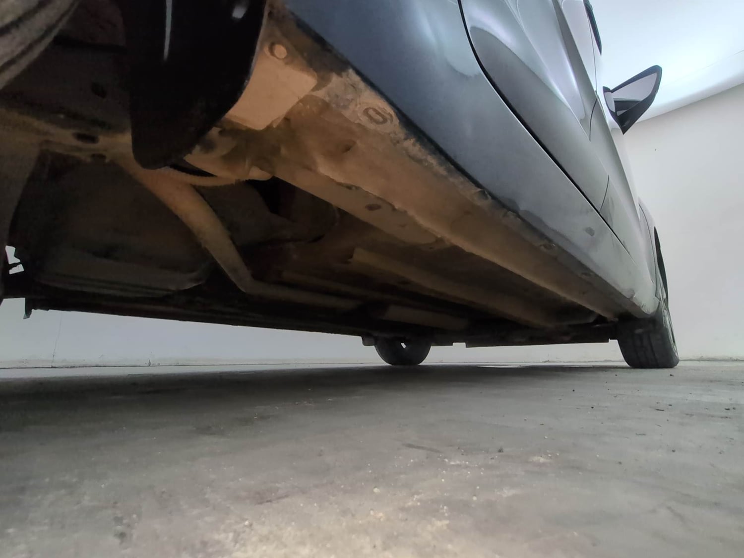 Used 2023 Tata Altroz XZA Petrol Petrol Automatic extra REAR RIGHT UNDERBODY VIEW
