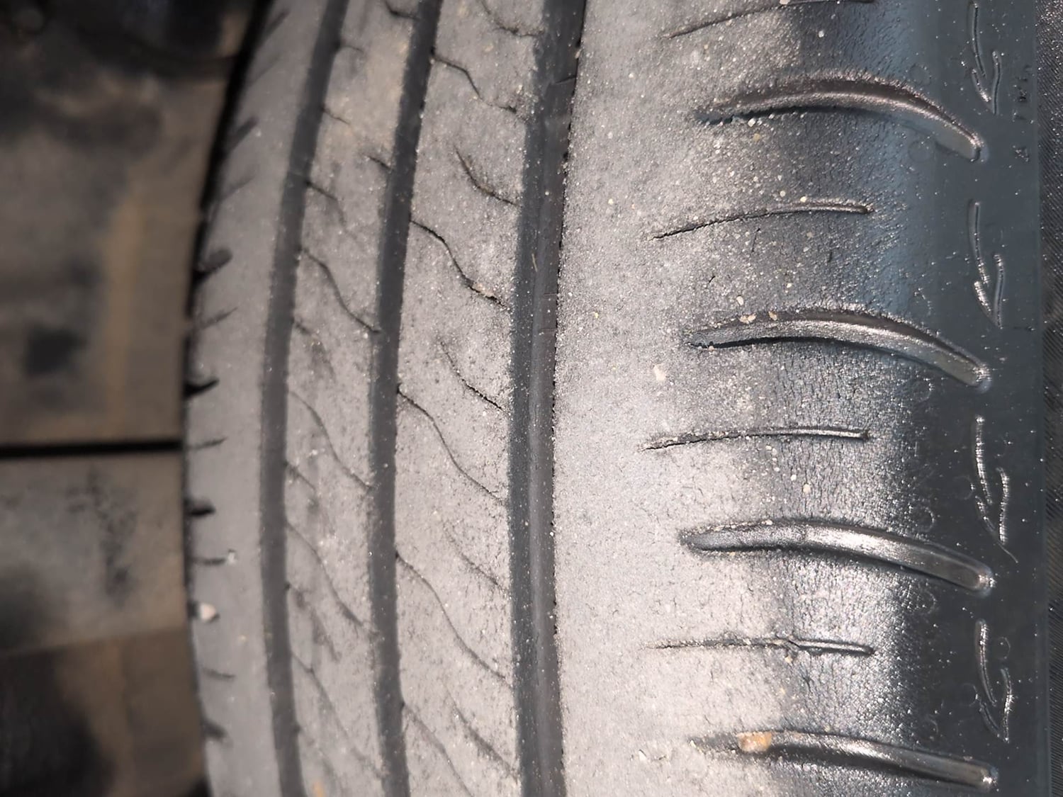 Used 2023 Tata Altroz XZA Petrol Petrol Automatic tyres RIGHT REAR TYRE TREAD VIEW