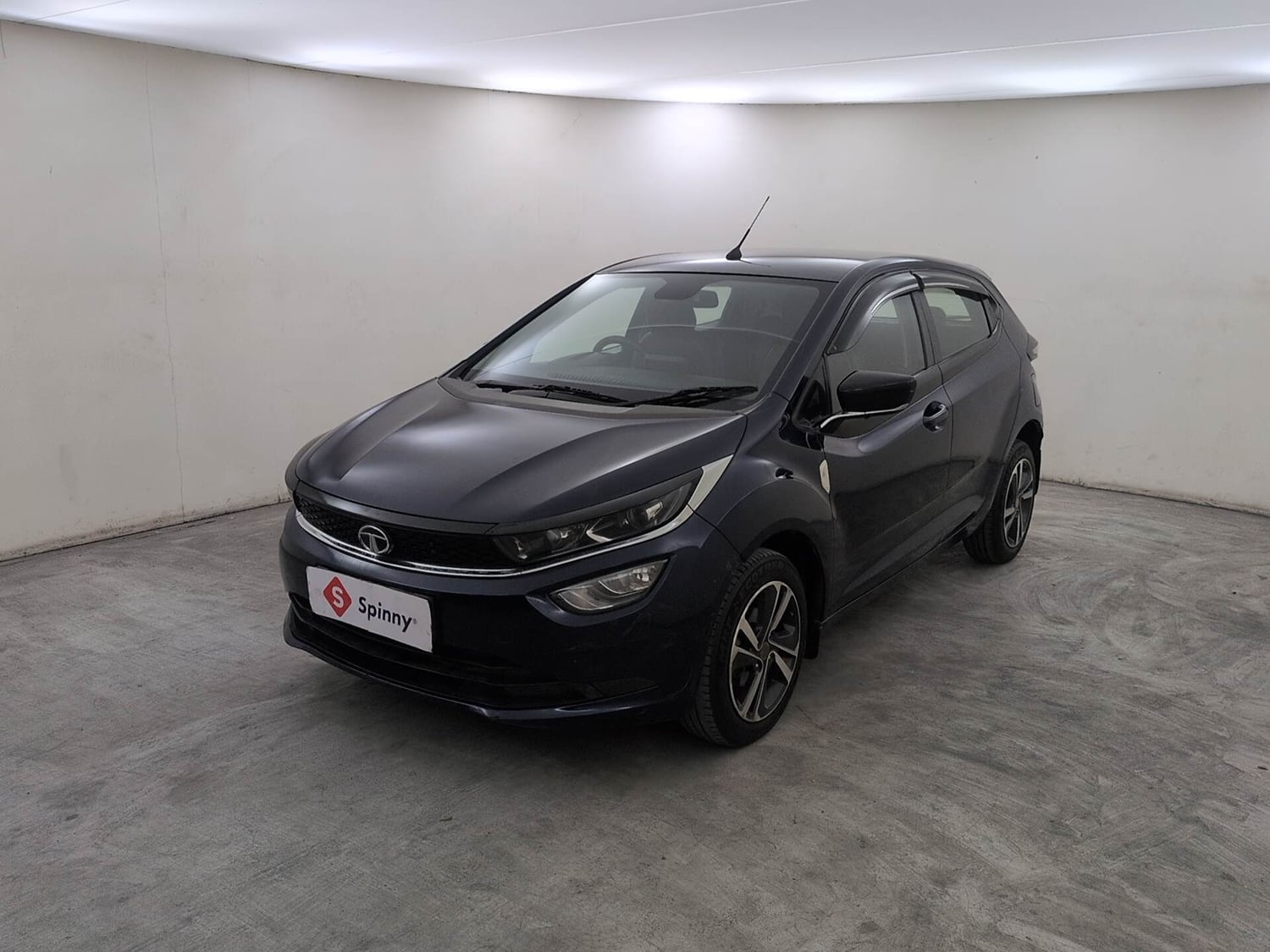 Used 2023 Tata Altroz XZA Petrol Petrol Automatic exterior LEFT FRONT CORNER VIEW