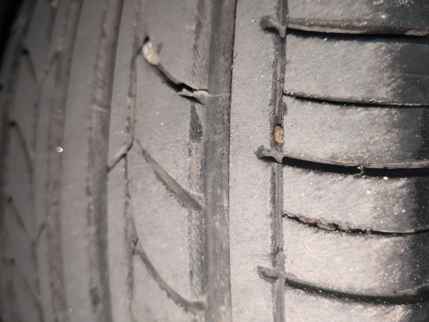 Used 2020 Maruti Suzuki Baleno Zeta Petrol Manual tyres LEFT FRONT TYRE TREAD VIEW