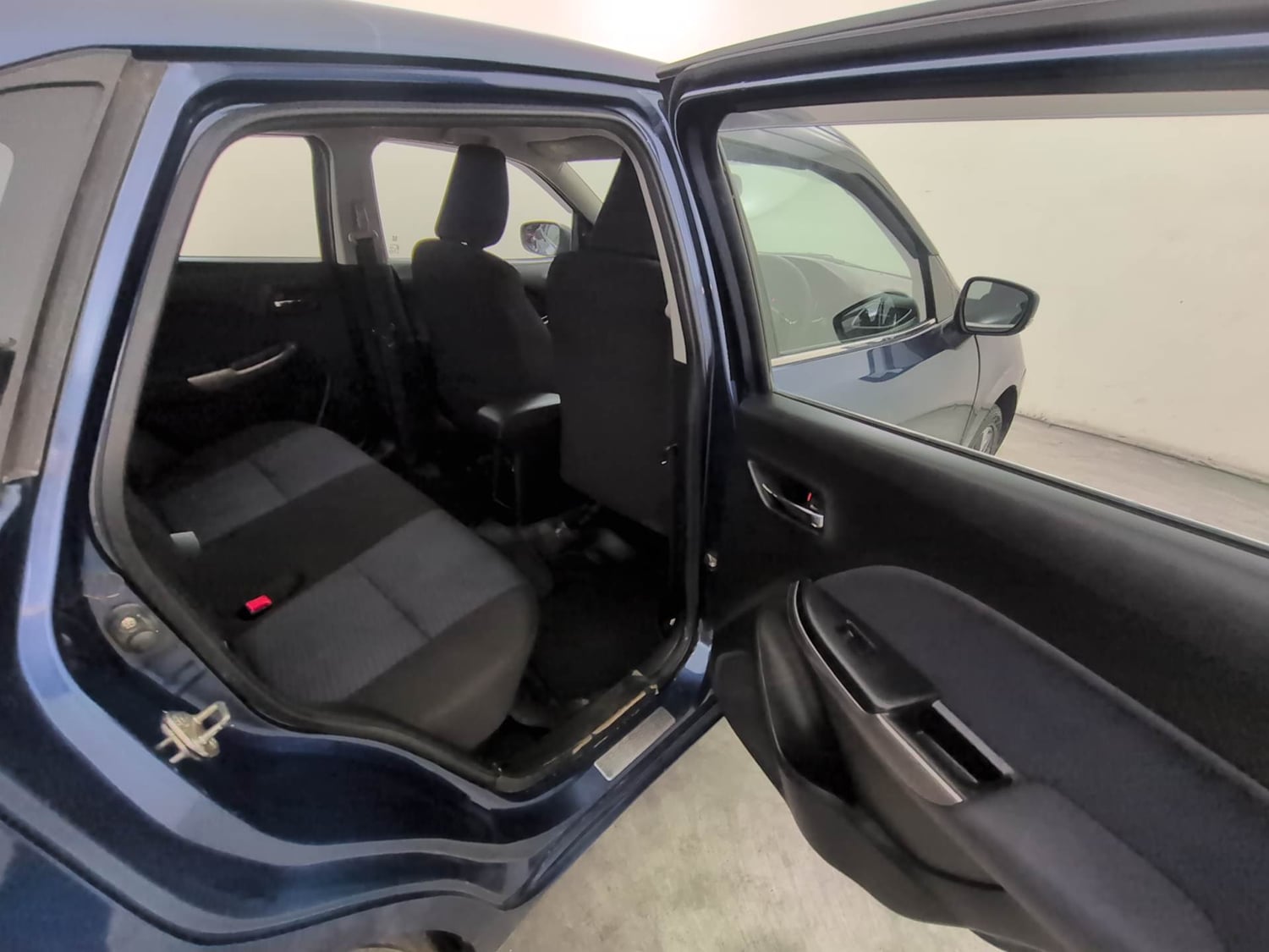 Used 2020 Maruti Suzuki Baleno Zeta Petrol Manual interior RIGHT SIDE REAR DOOR CABIN VIEW
