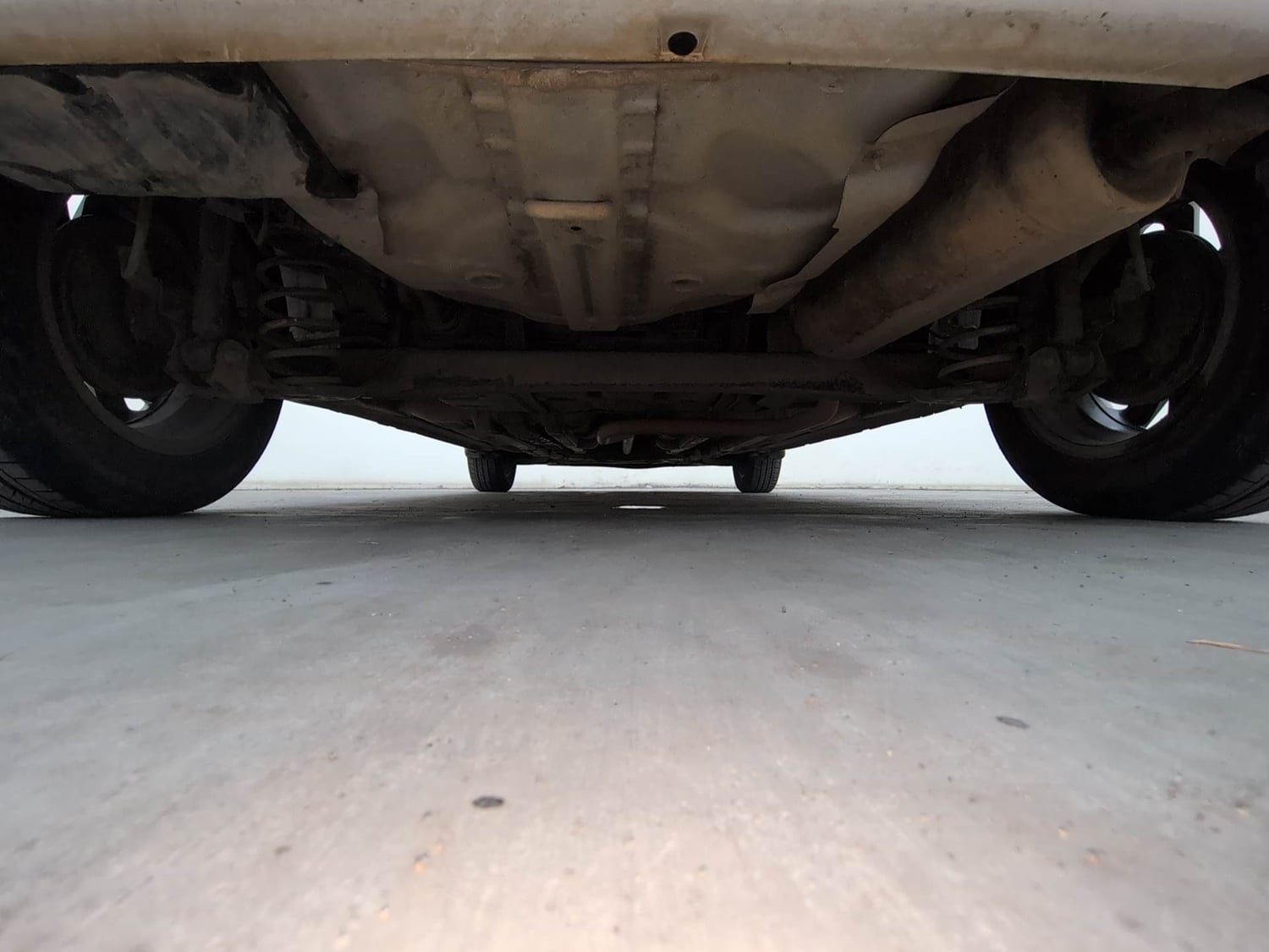 Used 2019 Hyundai Elite i20 Asta 1.2 AT Petrol Automatic extra REAR UNDERBODY VIEW (TAKEN FROM REAR)