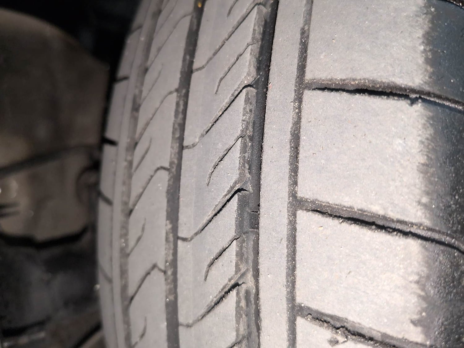 Used 2019 Hyundai Elite i20 Asta 1.2 AT Petrol Automatic tyres RIGHT FRONT TYRE TREAD VIEW