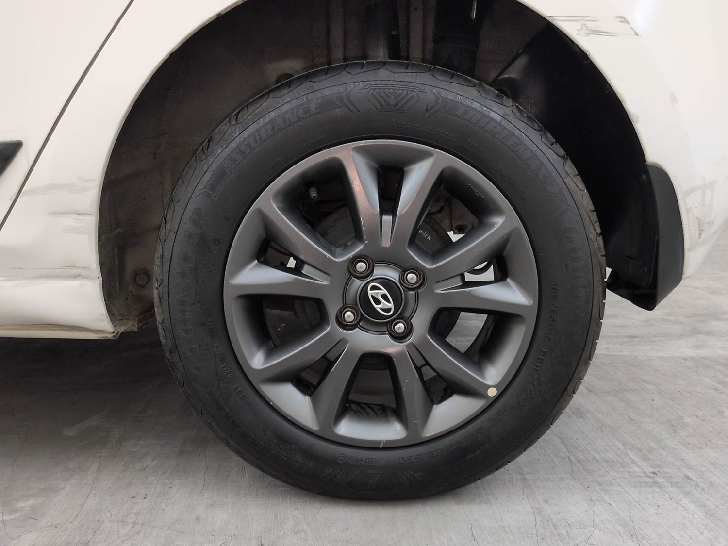 Used 2019 Hyundai Elite i20 Asta 1.2 AT Petrol Automatic tyres LEFT REAR TYRE RIM VIEW