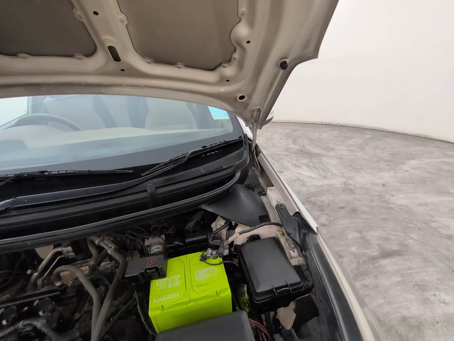 Used 2019 Hyundai Elite i20 Asta 1.2 AT Petrol Automatic engine ENGINE LEFT SIDE HINGE & APRON VIEW