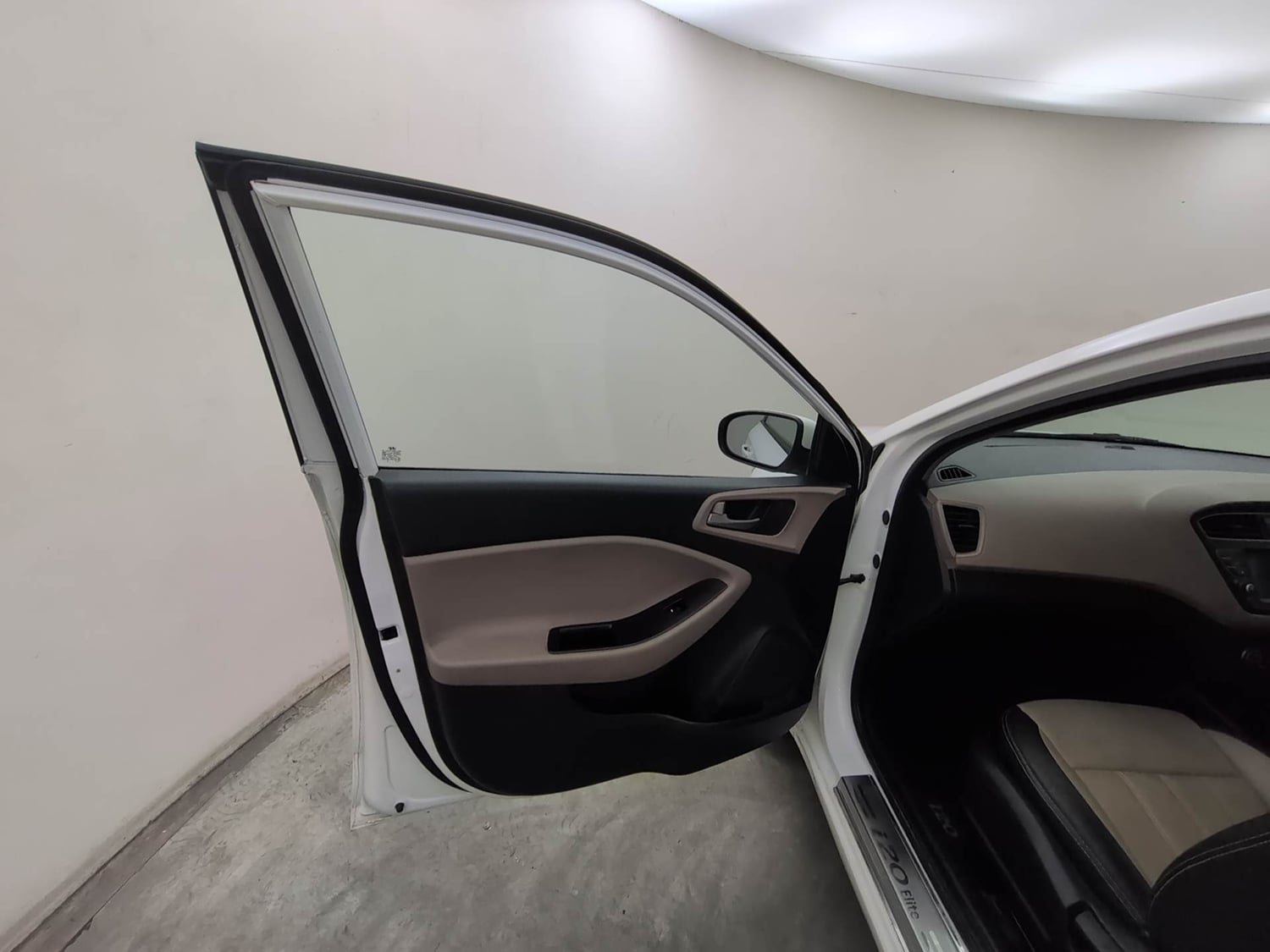 Used 2019 Hyundai Elite i20 Asta 1.2 AT Petrol Automatic interior LEFT FRONT DOOR OPEN VIEW