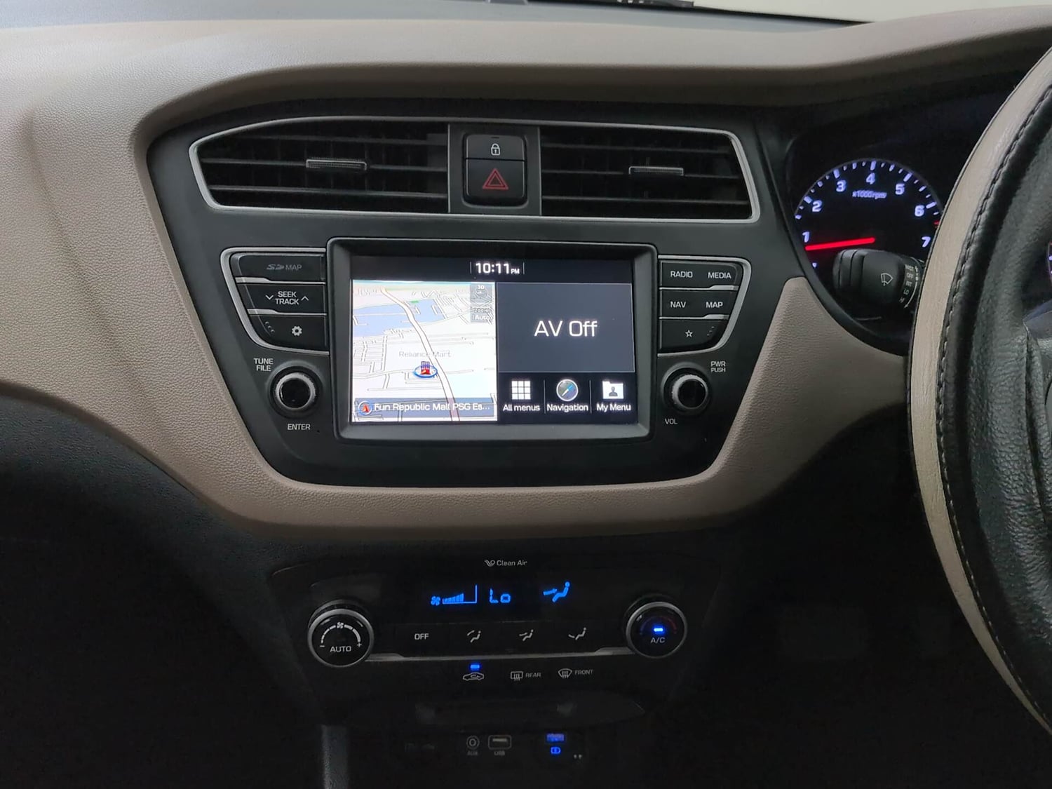 Used 2019 Hyundai Elite i20 Asta 1.2 AT Petrol Automatic interior MUSIC SYSTEM & AC CONTROL VIEW