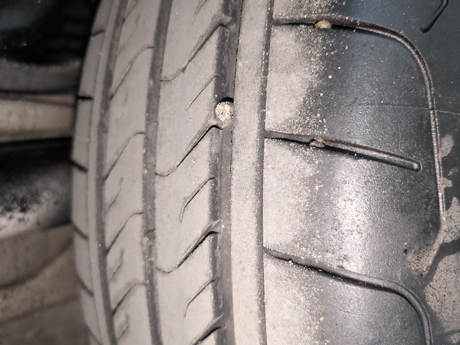 Used 2019 Hyundai Elite i20 Asta 1.2 AT Petrol Automatic tyres LEFT REAR TYRE TREAD VIEW