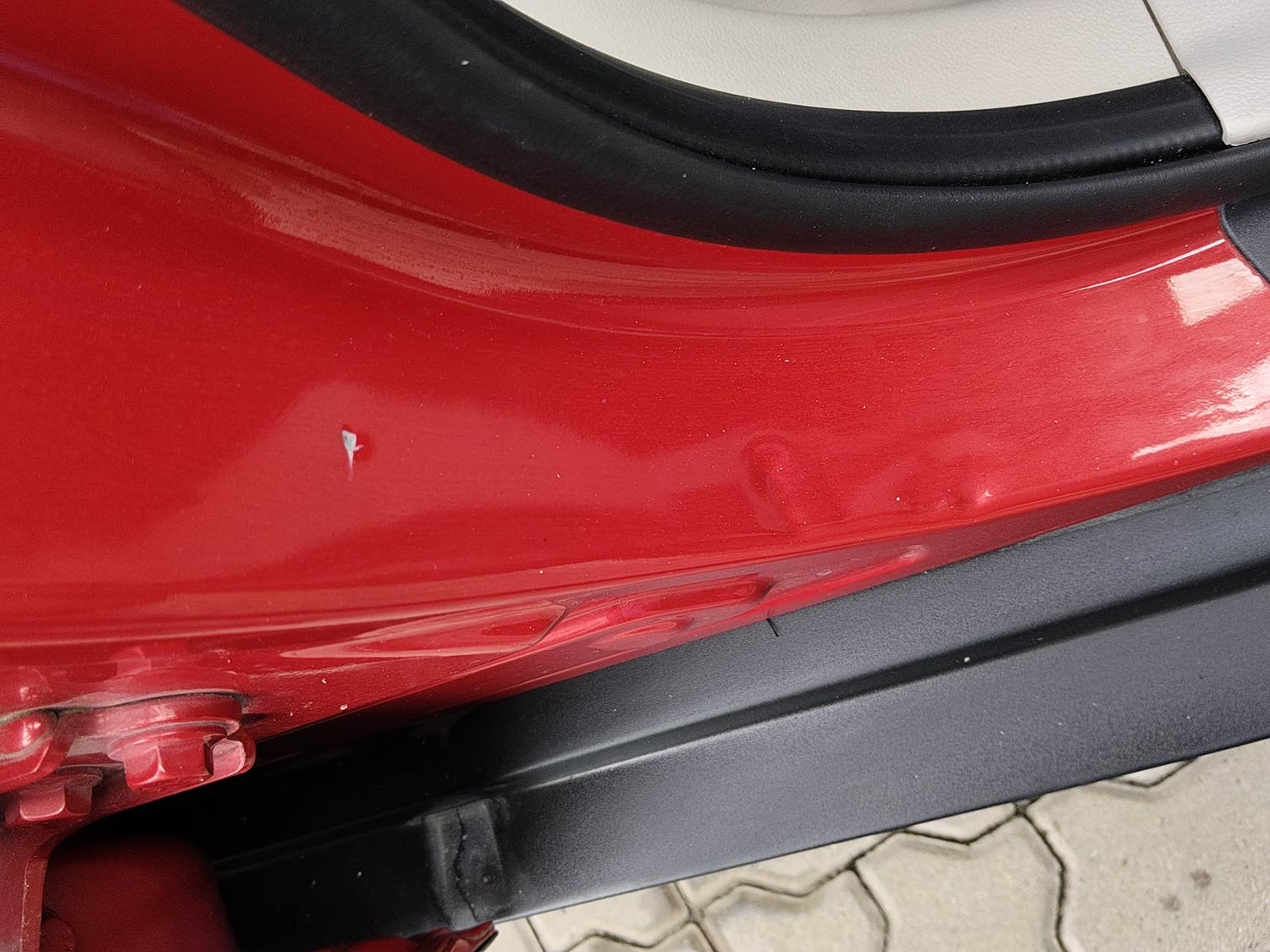 Used 2021 Mahindra XUV 300 W8 1.2 Petrol Petrol Manual dents MINOR DENT