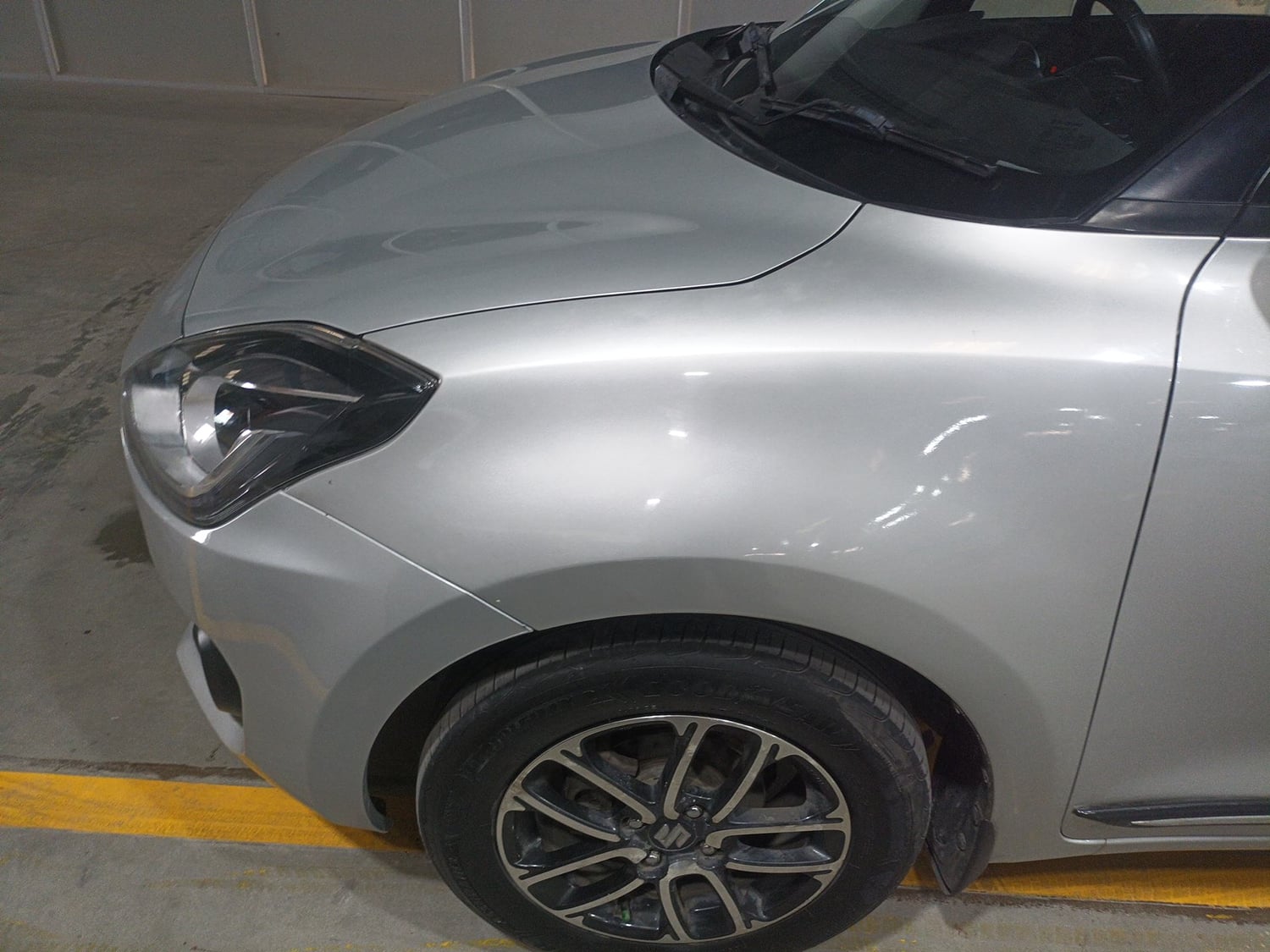 Used 2020 Maruti Suzuki Swift ZXi Plus AMT Petrol Automatic dents MINOR SCRATCH