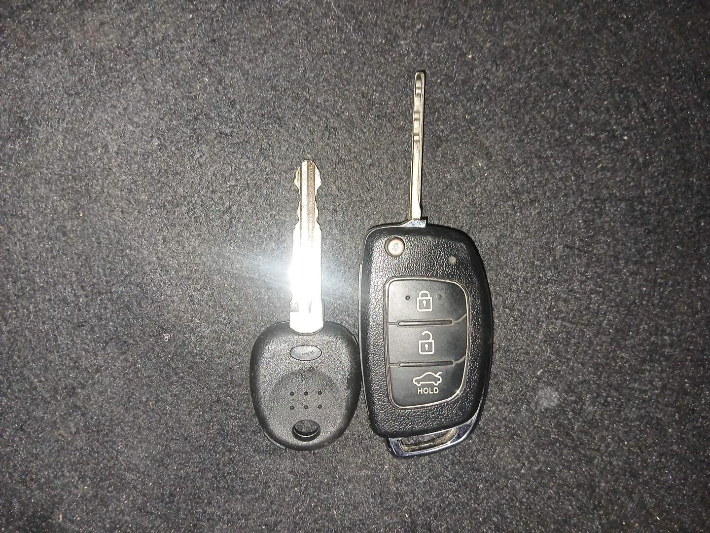 Used 2014 Hyundai Xcent S 1.2 Petrol Manual extra CAR KEY VIEW