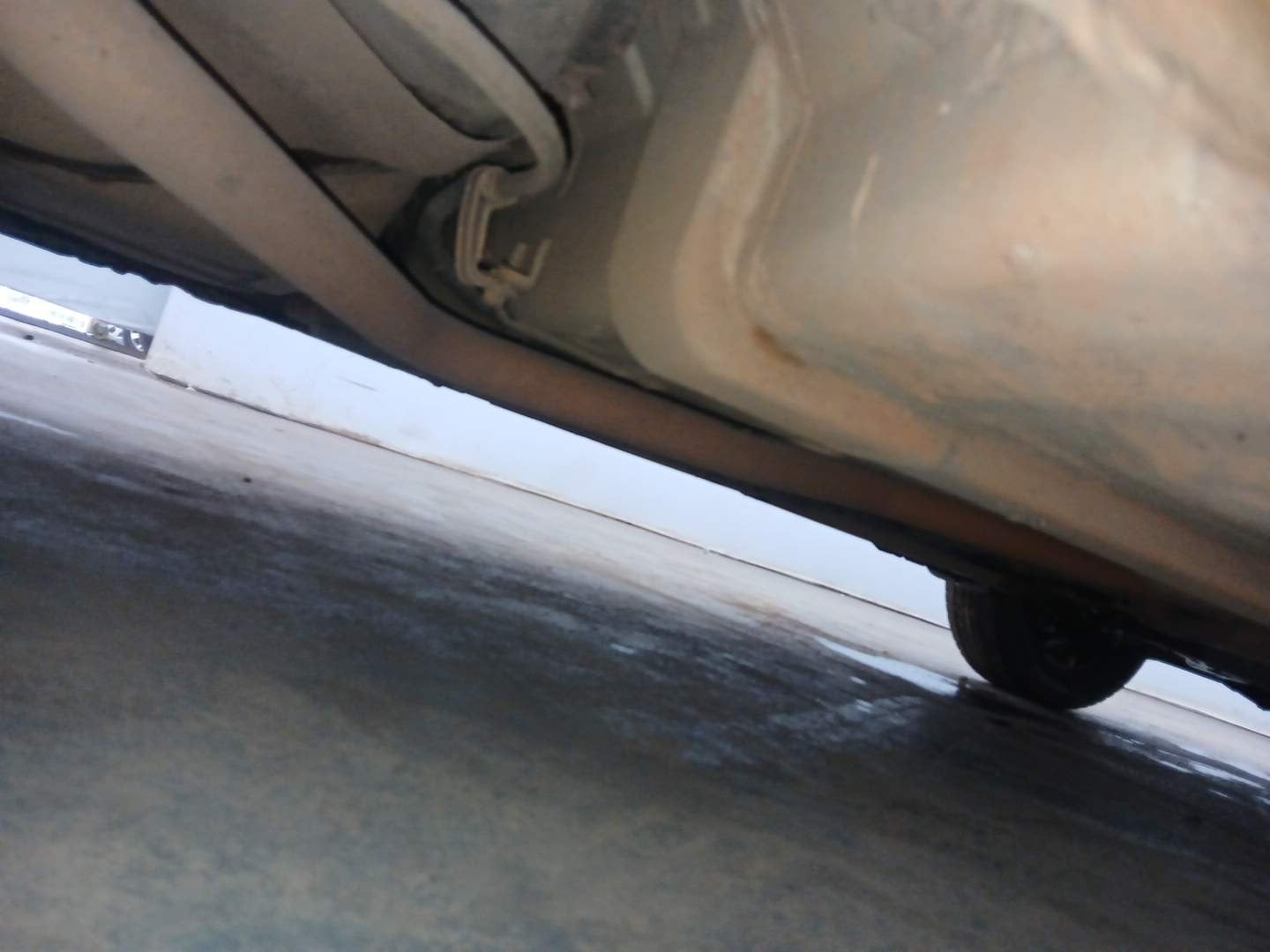 Used 2014 Hyundai Xcent S 1.2 Petrol Manual extra REAR RIGHT UNDERBODY VIEW
