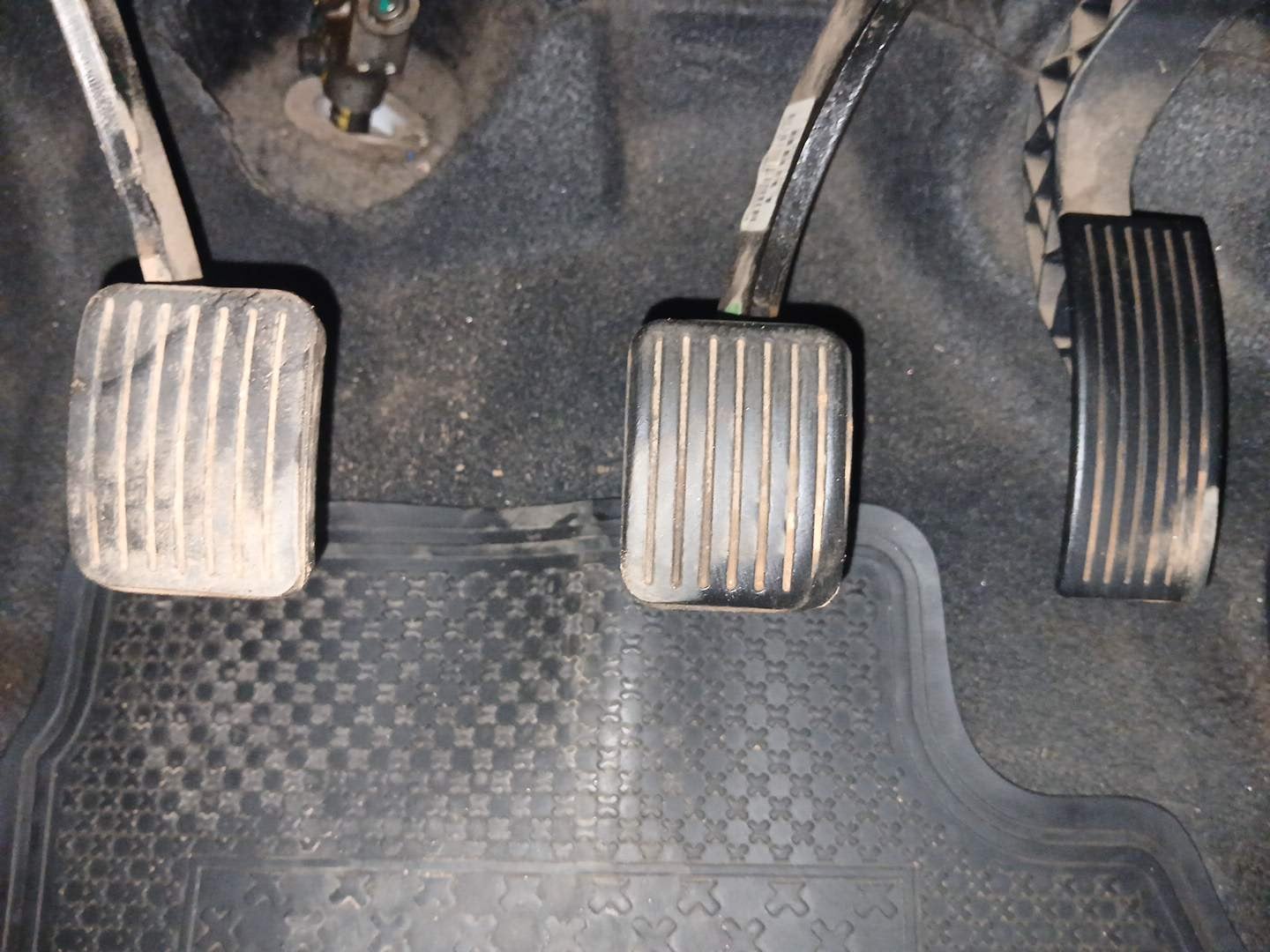 Used 2014 Hyundai Xcent S 1.2 Petrol Manual interior PEDALS VIEW