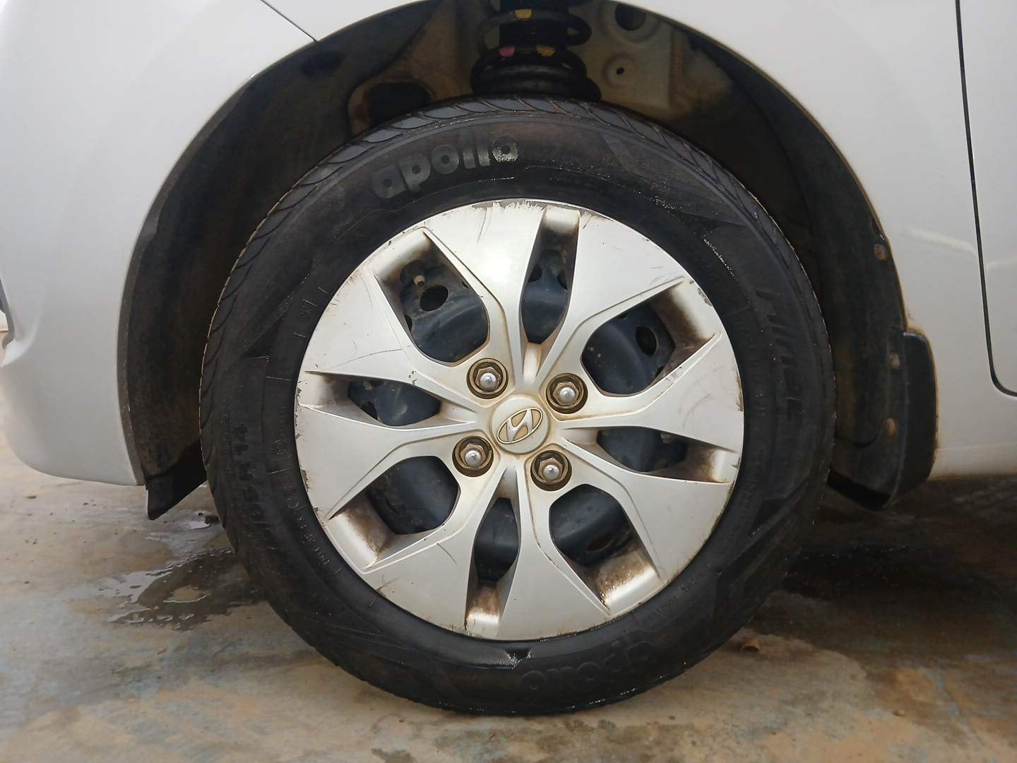 Used 2014 Hyundai Xcent S 1.2 Petrol Manual tyres LEFT FRONT TYRE RIM VIEW