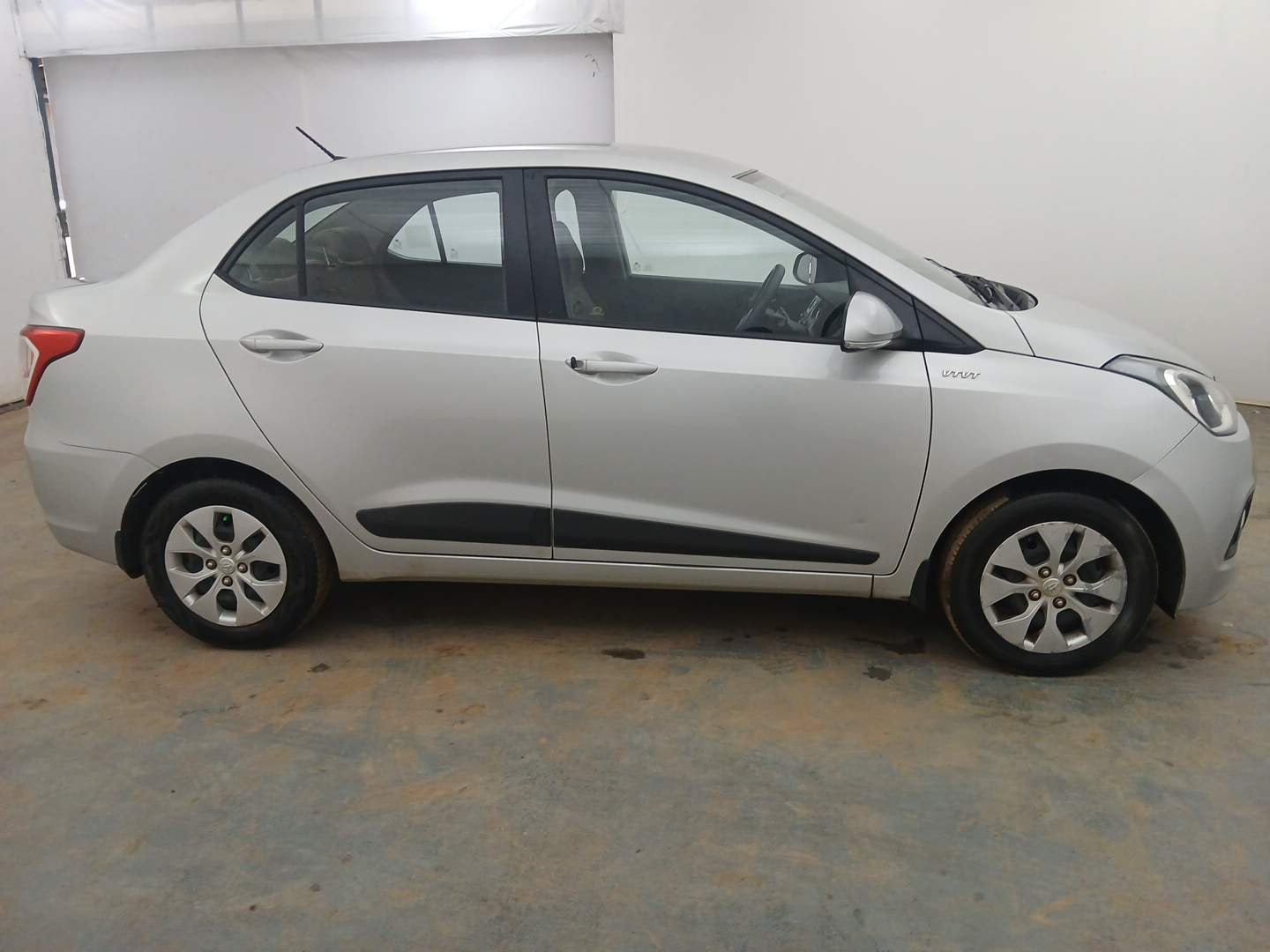 Used 2014 Hyundai Xcent S 1.2 Petrol Manual exterior RIGHT SIDE VIEW