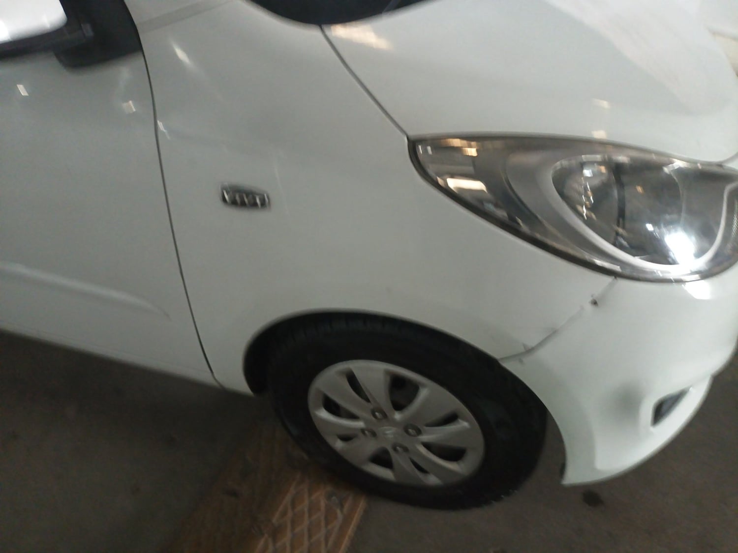 Used 2013 Hyundai i10 Sportz 1.2 Kappa2 Petrol Manual dents MINOR SCRATCH