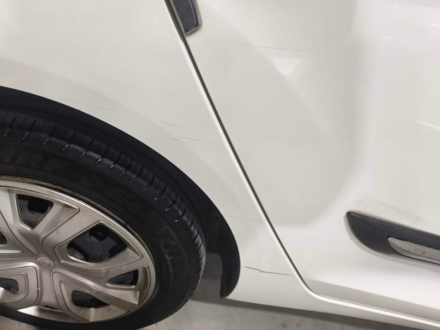 Used 2024 Tata Altroz XM Plus (S) Petrol Manual dents MINOR SCRATCH