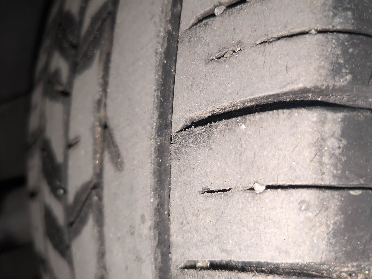 Used 2023 Hyundai i20 Sportz 1.2 MT Petrol Manual tyres RIGHT FRONT TYRE TREAD VIEW