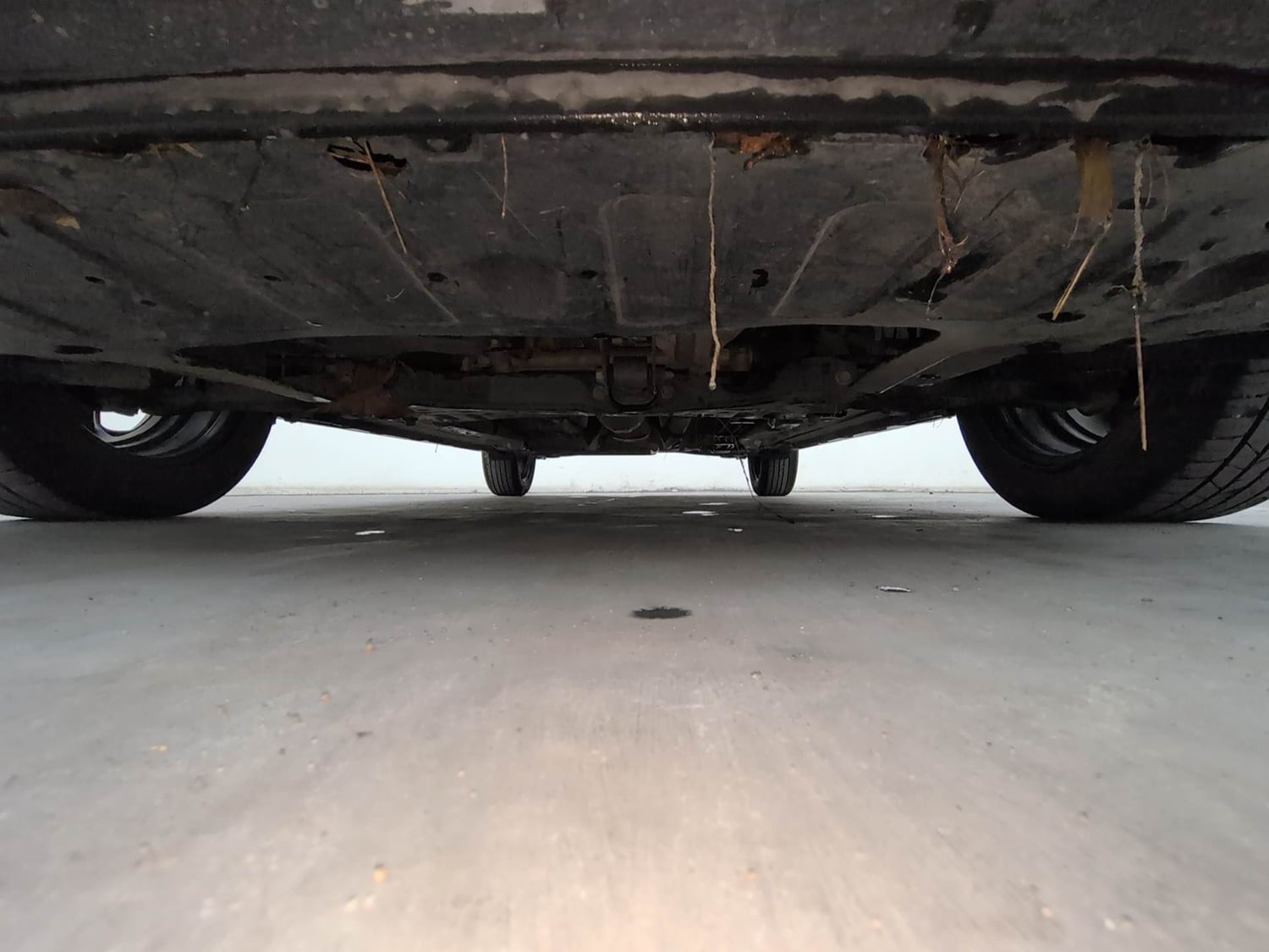 Used 2023 Hyundai i20 Sportz 1.2 MT Petrol Manual extra FRONT LEFT UNDERBODY VIEW