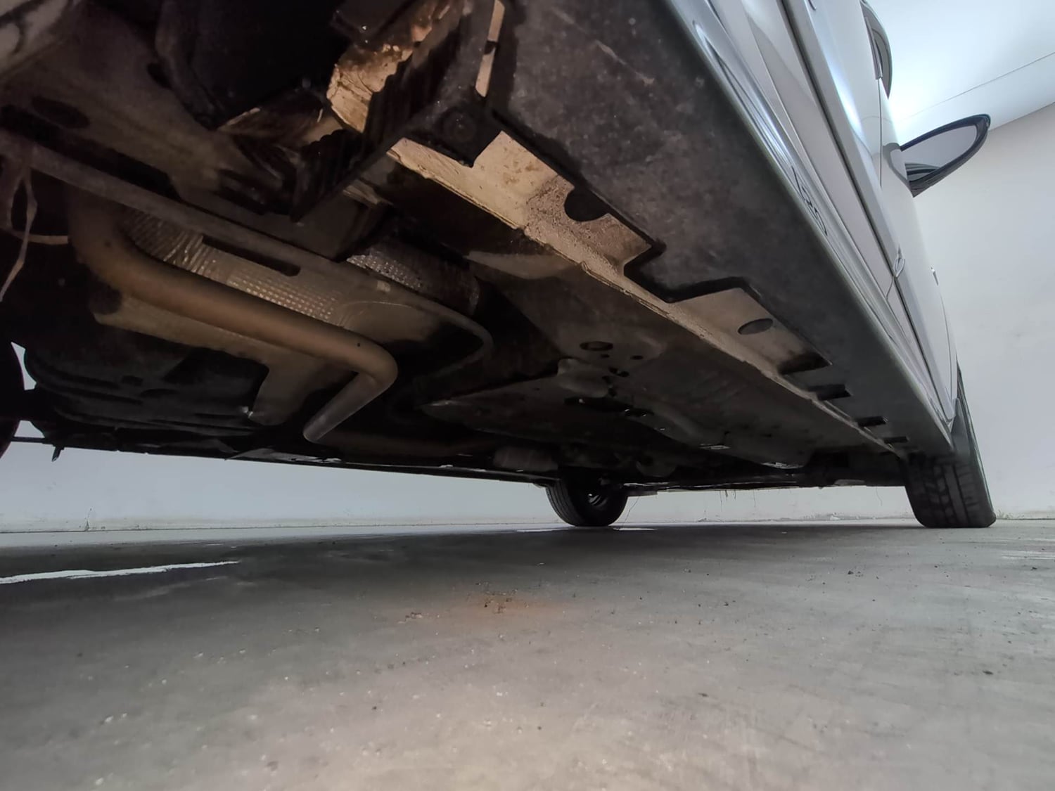Used 2023 Hyundai i20 Sportz 1.2 MT Petrol Manual extra REAR RIGHT UNDERBODY VIEW