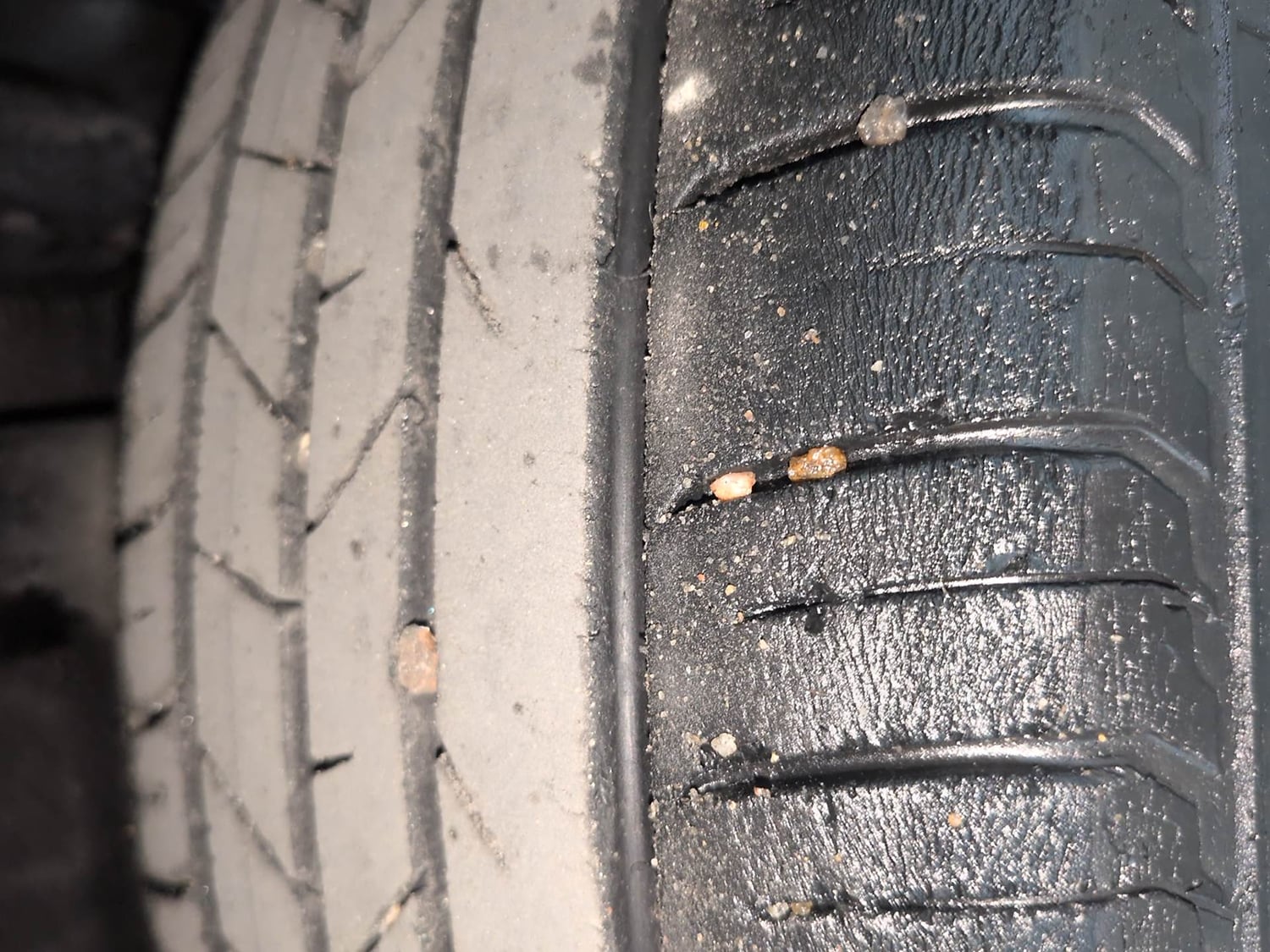 Used 2023 Hyundai i20 Sportz 1.2 MT Petrol Manual tyres LEFT REAR TYRE TREAD VIEW